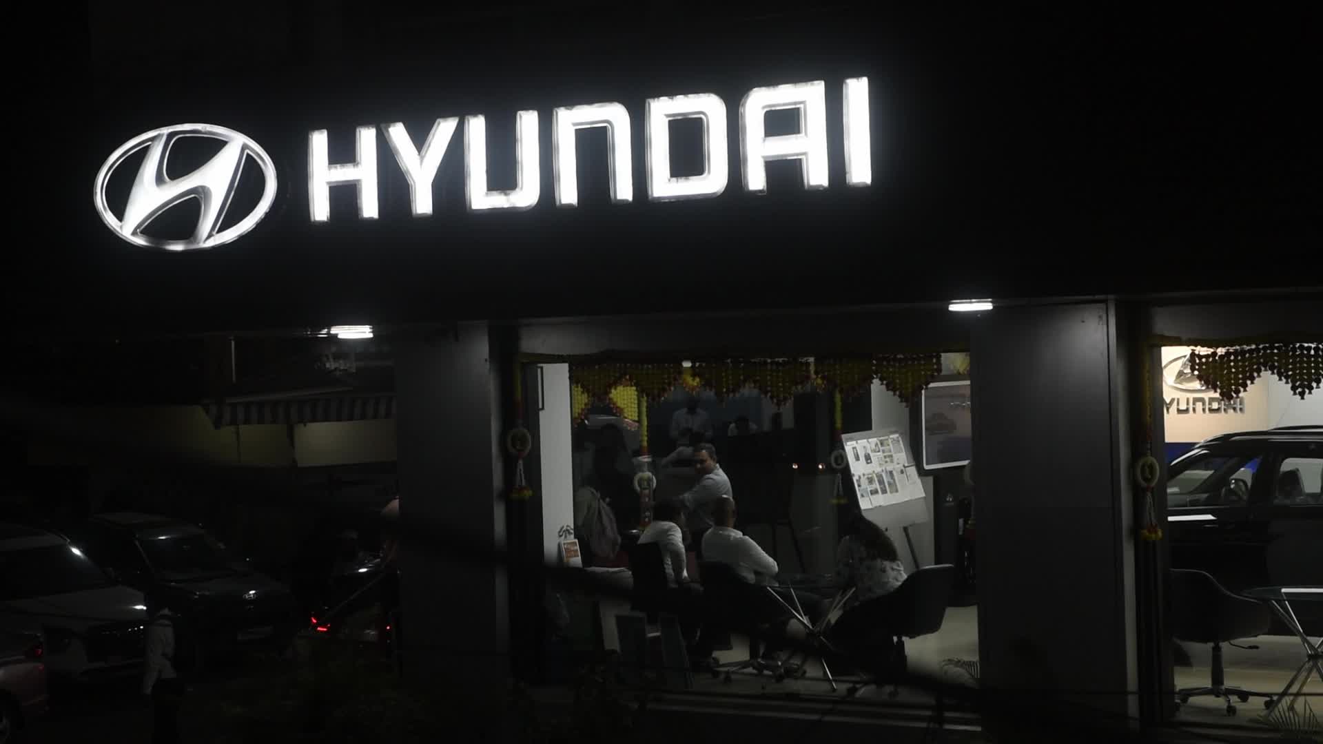 Hyundai India Showroom In Mumbai 