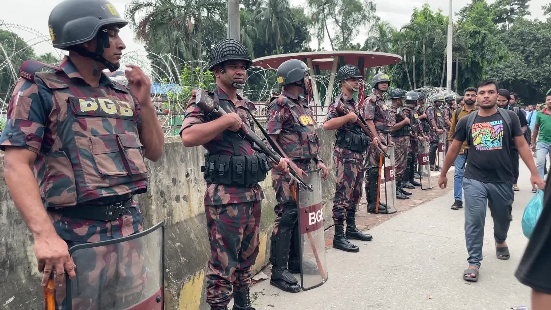 Security Tightened Around Bangabhaban As Protests For President's Resignation Continues