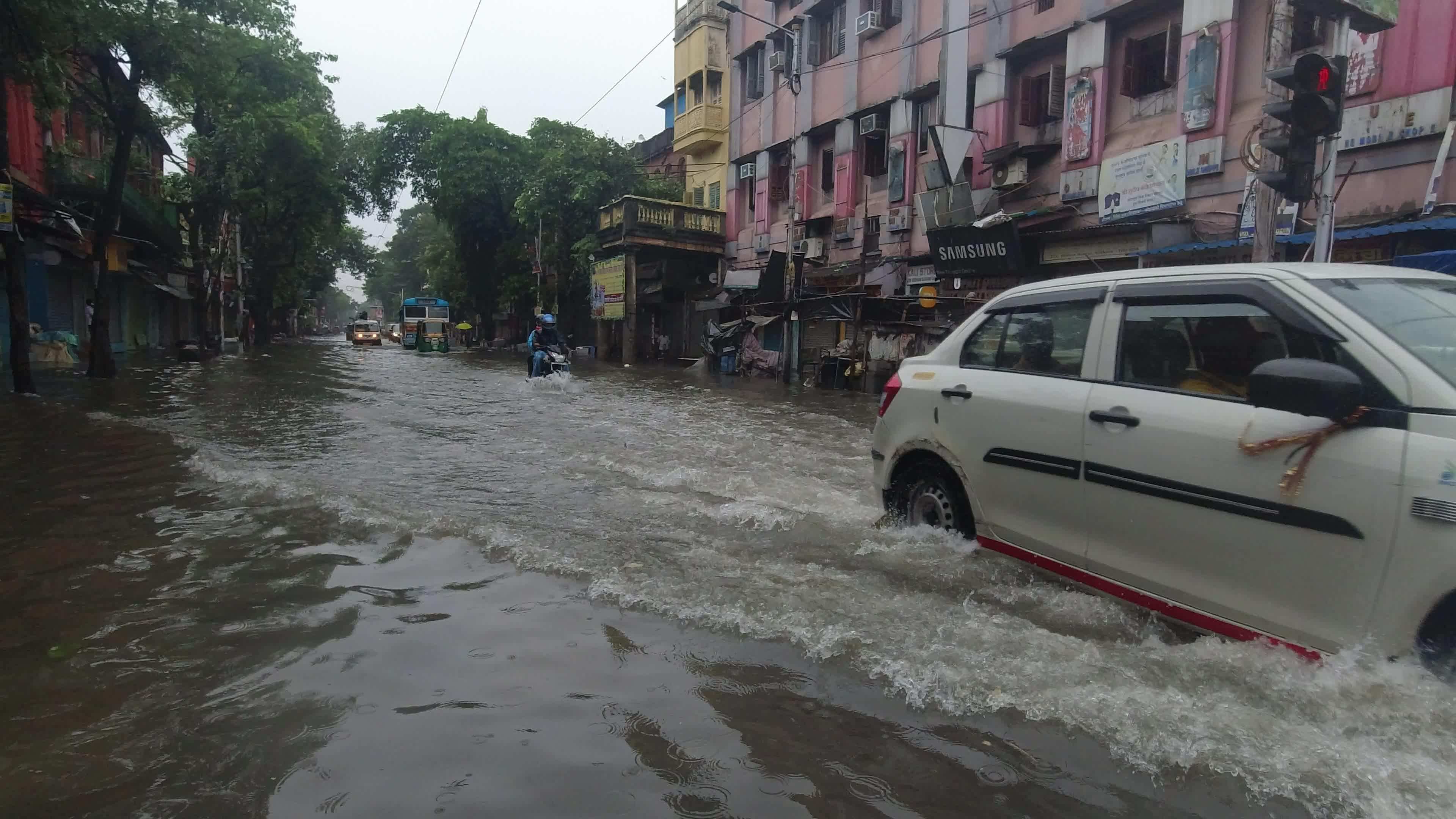 Effects of Cyclone Dana in India.
