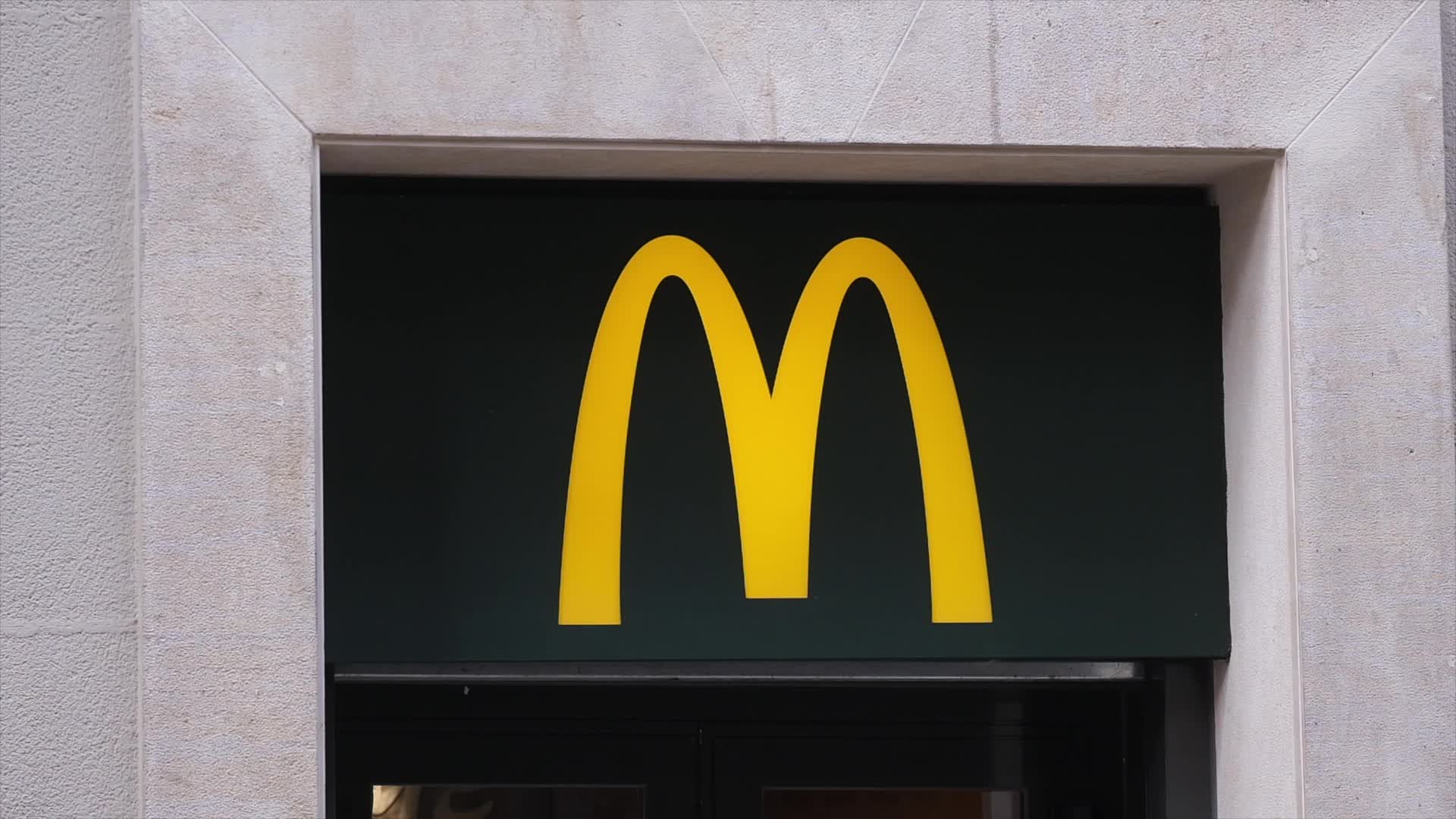 McDonald's building