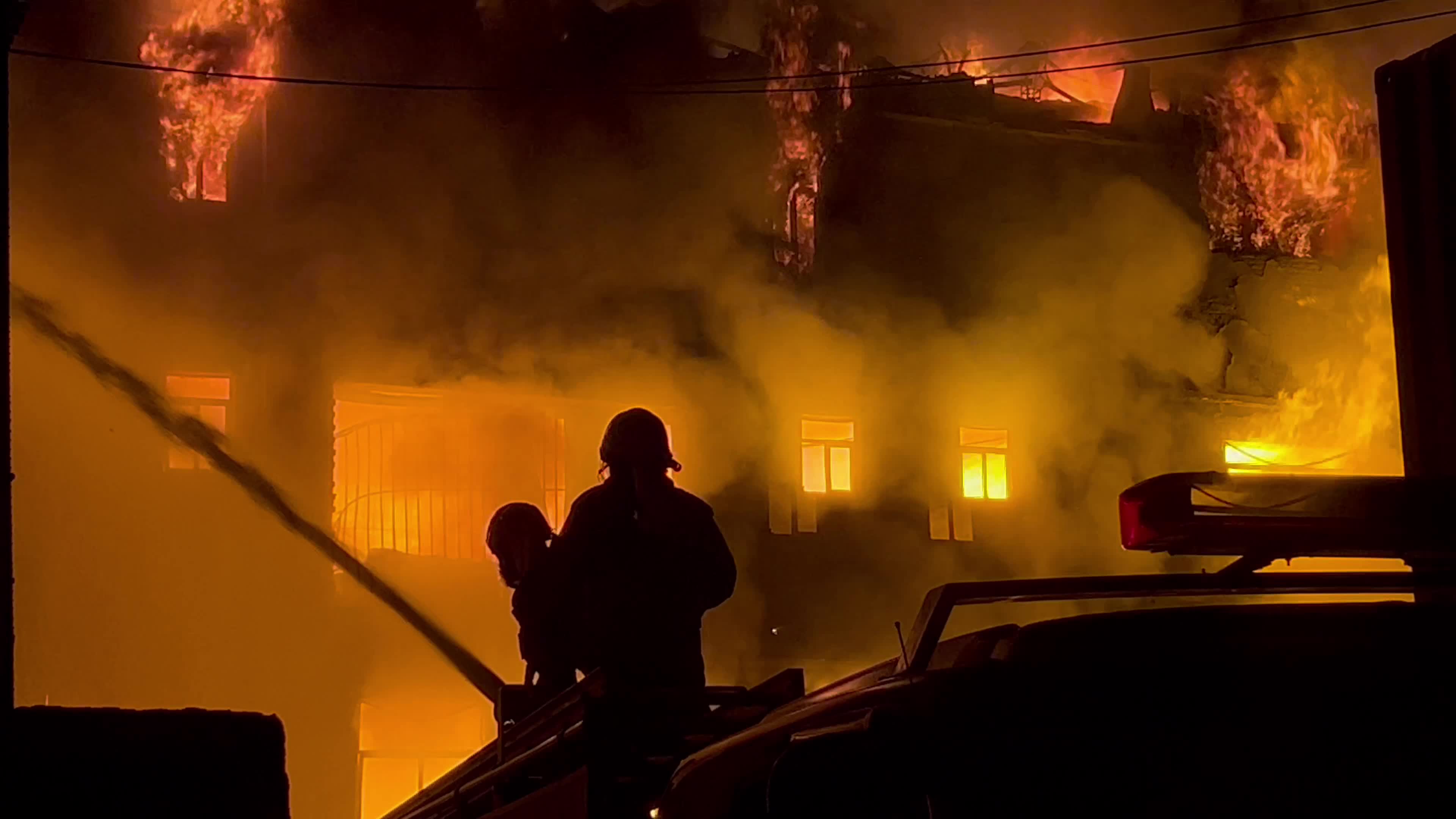 Fire broke out in dyper factory in Peshawar, Pakistan

