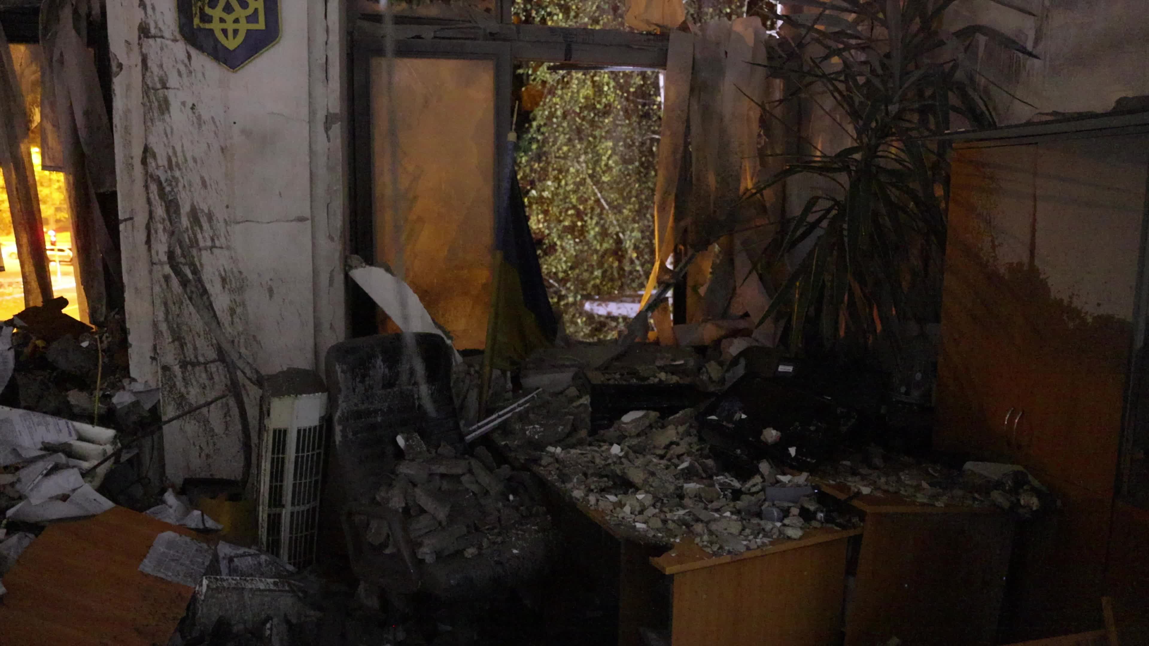 The Russians aimed an aerial bomb at the Derzhprom building in the center of Kharkiv