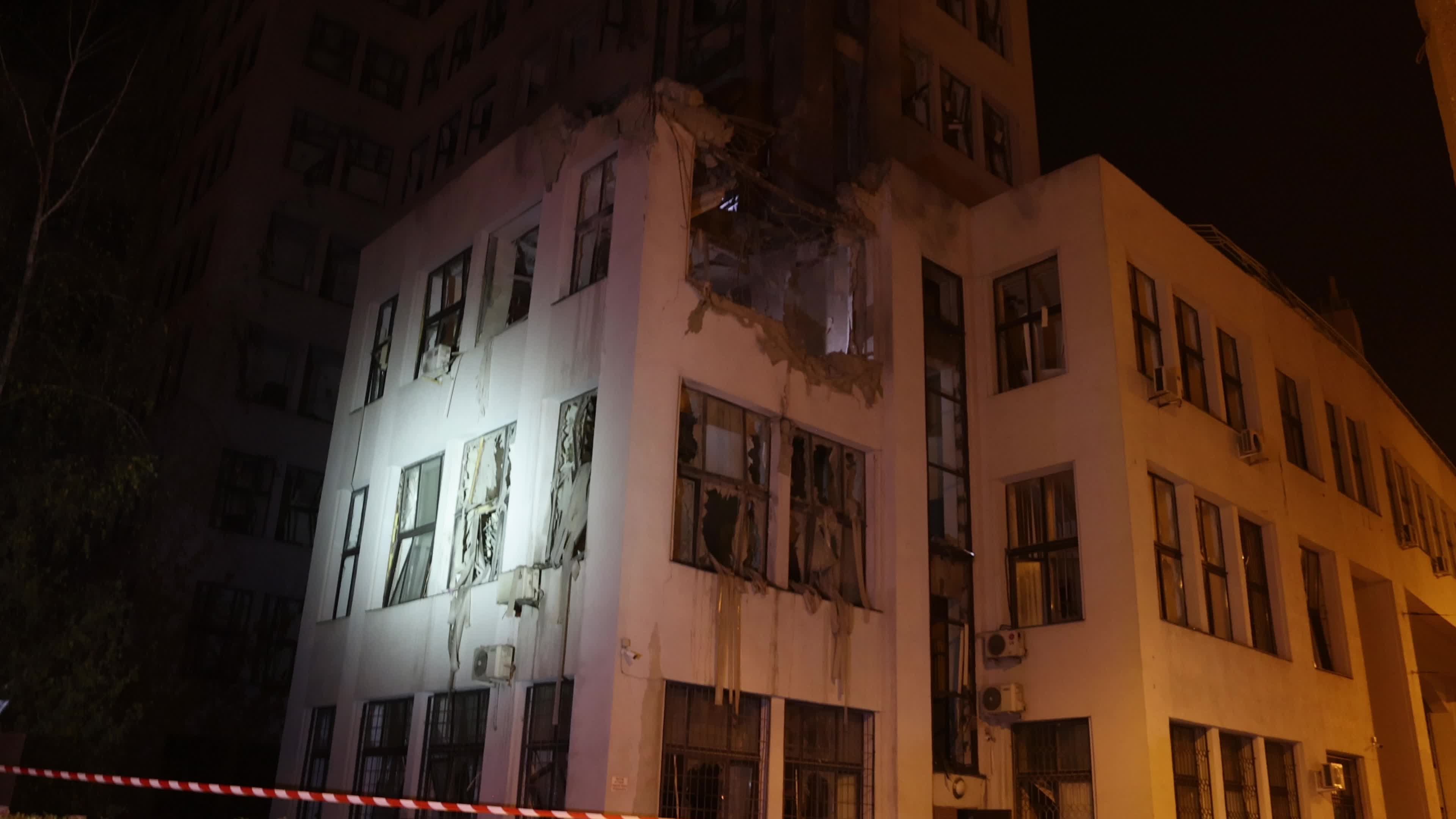 The Russians aimed an aerial bomb at the Derzhprom building in the center of Kharkiv