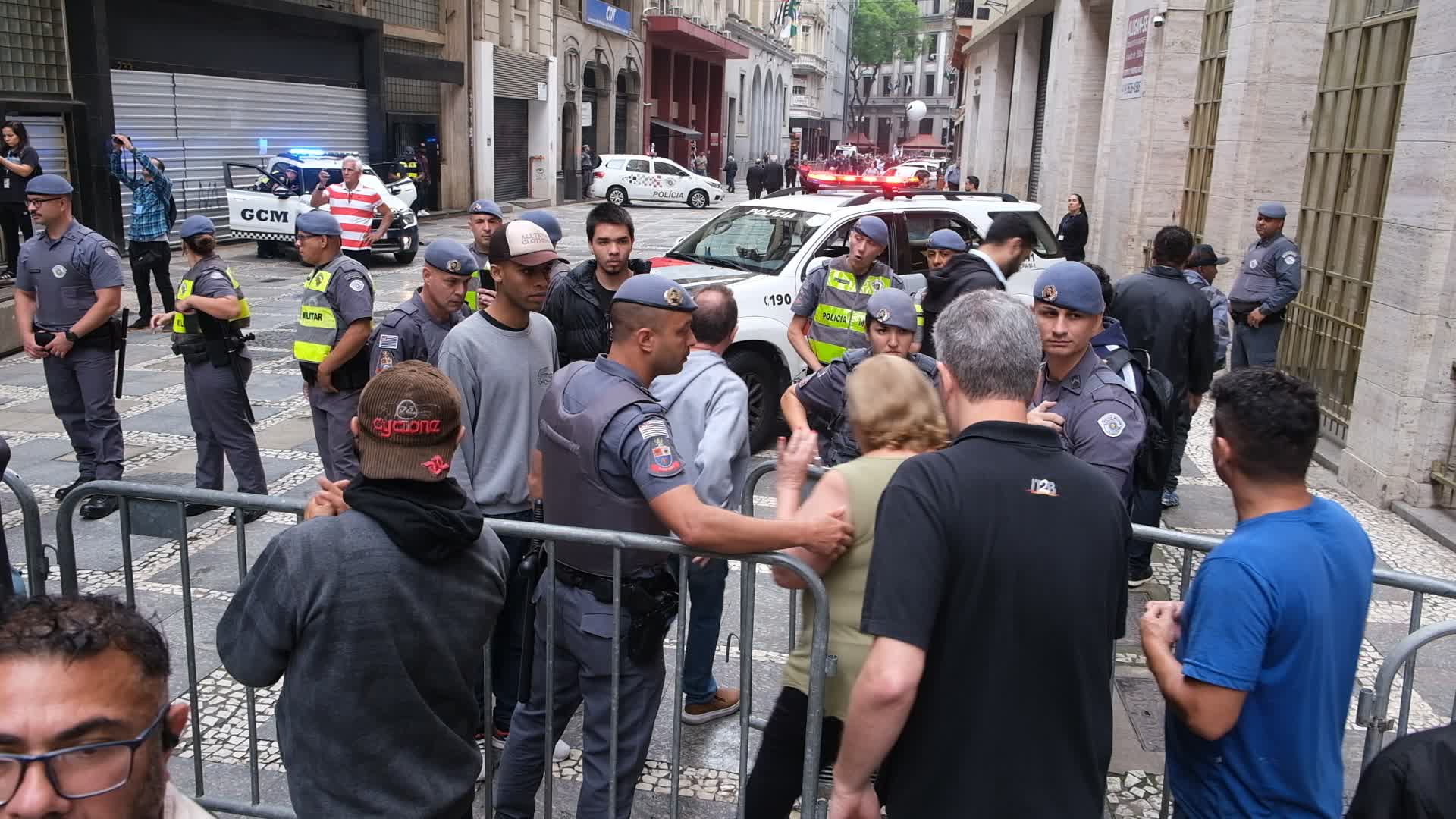 Protesters in São Paulo Against Privatization of Schools