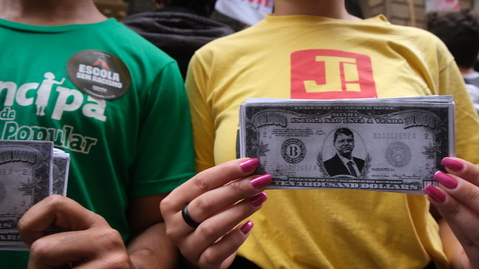 Protesters in São Paulo Against Privatization of Schools