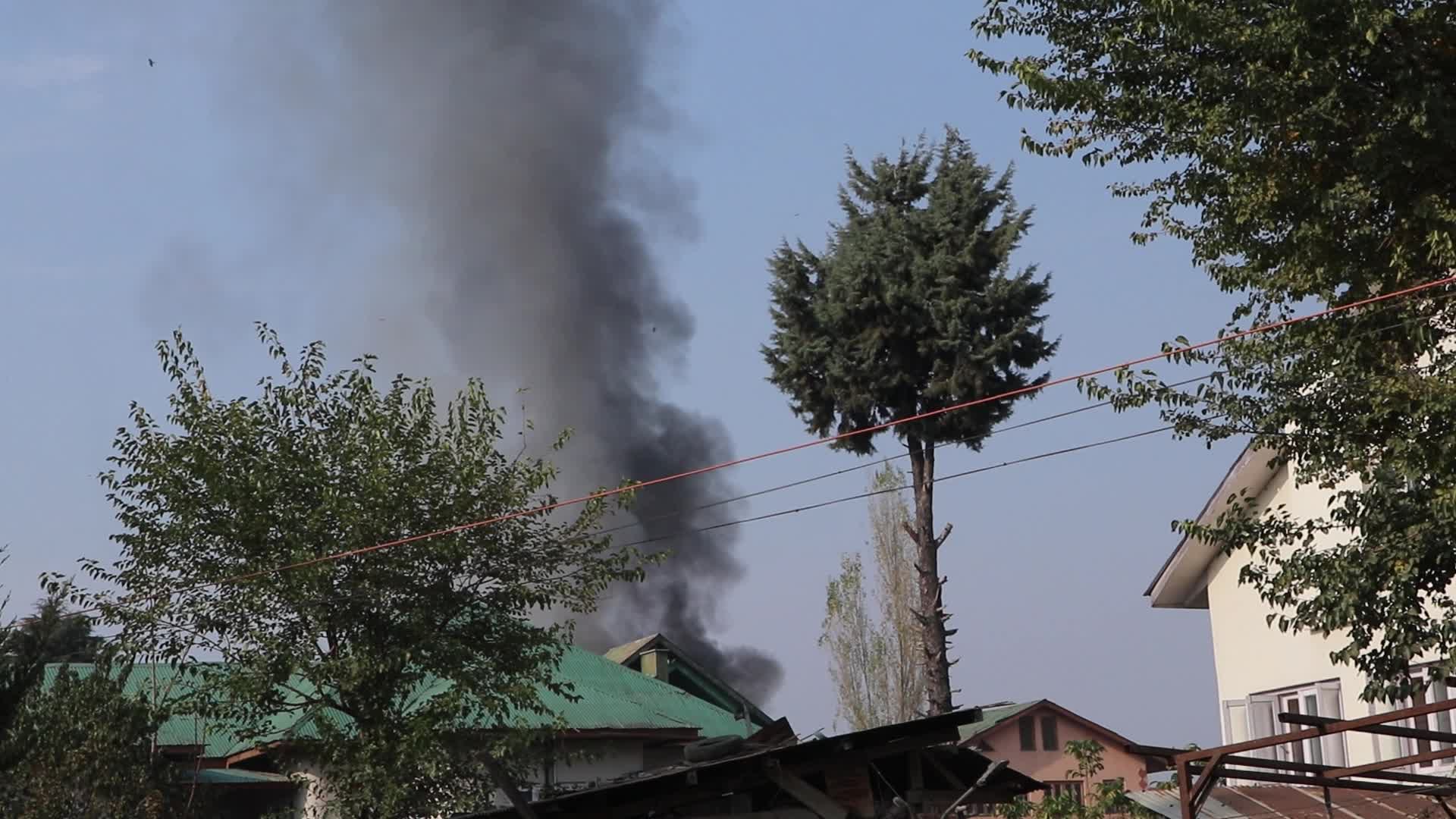 Indian troops kill 2 suspected militants in Kashmir