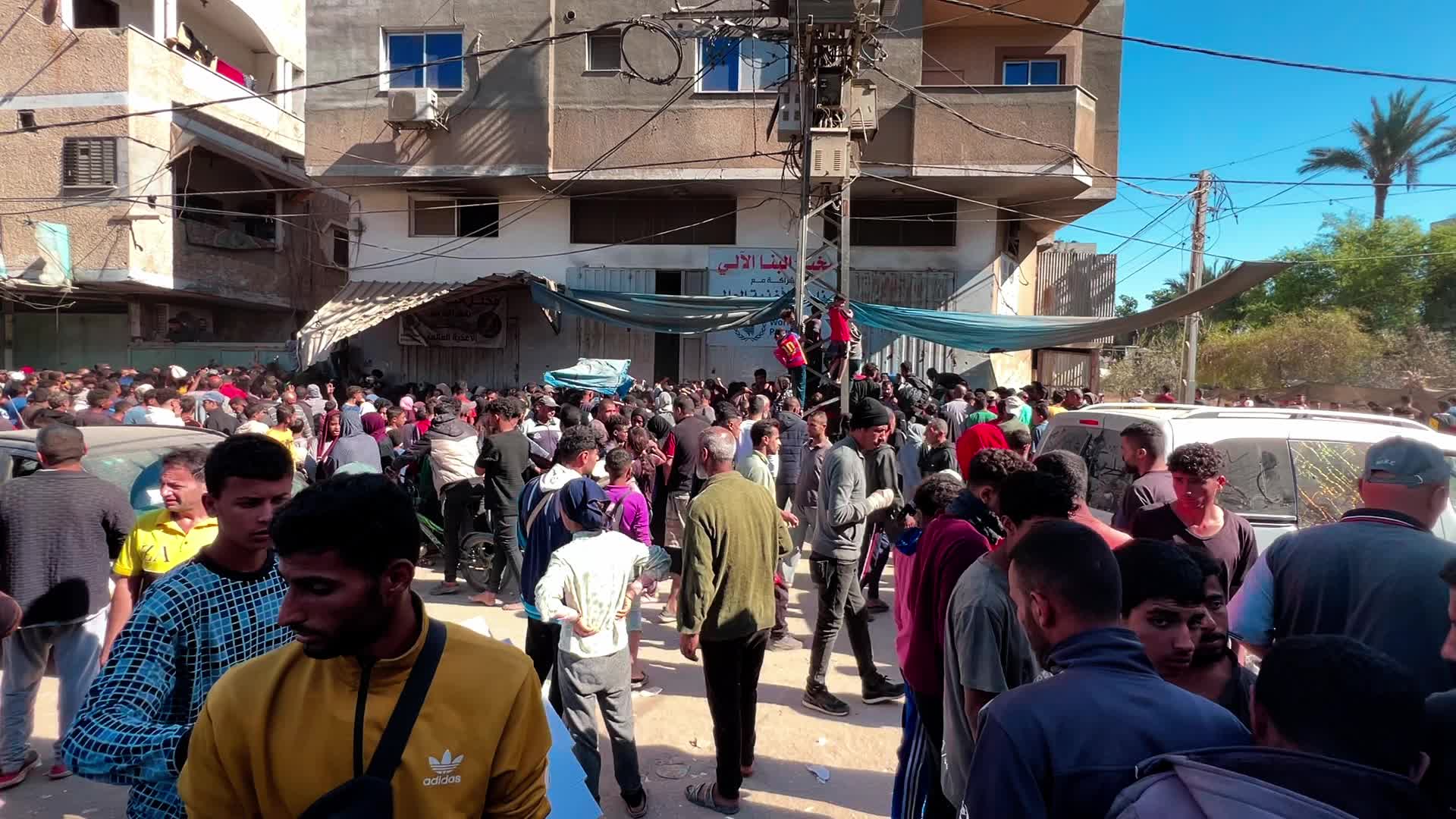 Palestinians Queue for Bread in Khan Yunis Amid Gaza Conflict