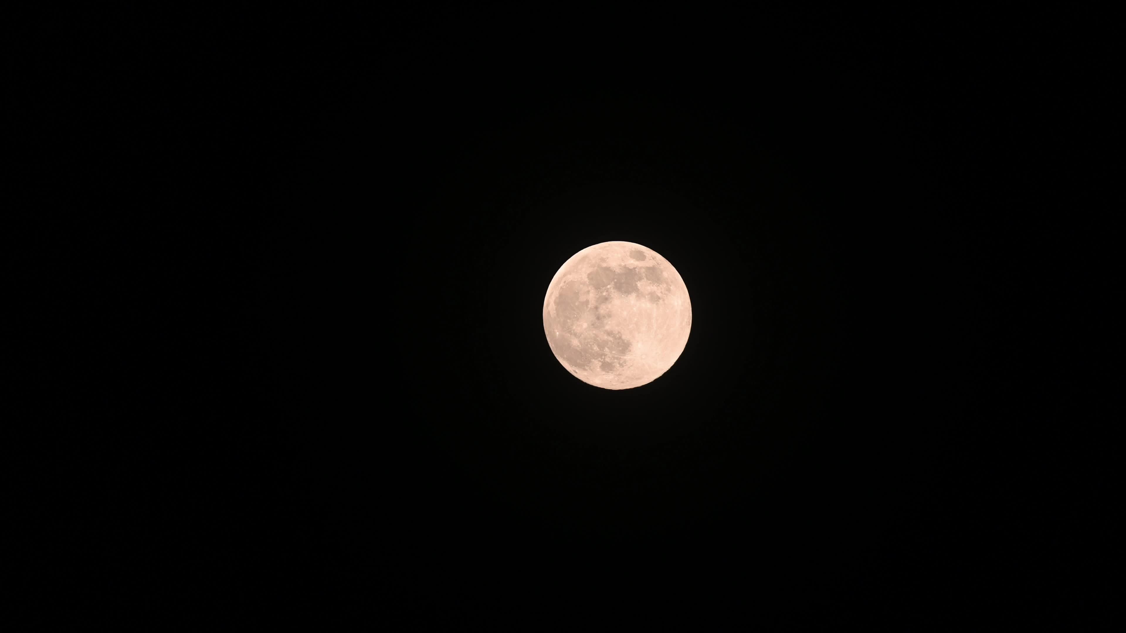 The final supermoon of 2024 - Beaver Moon 
