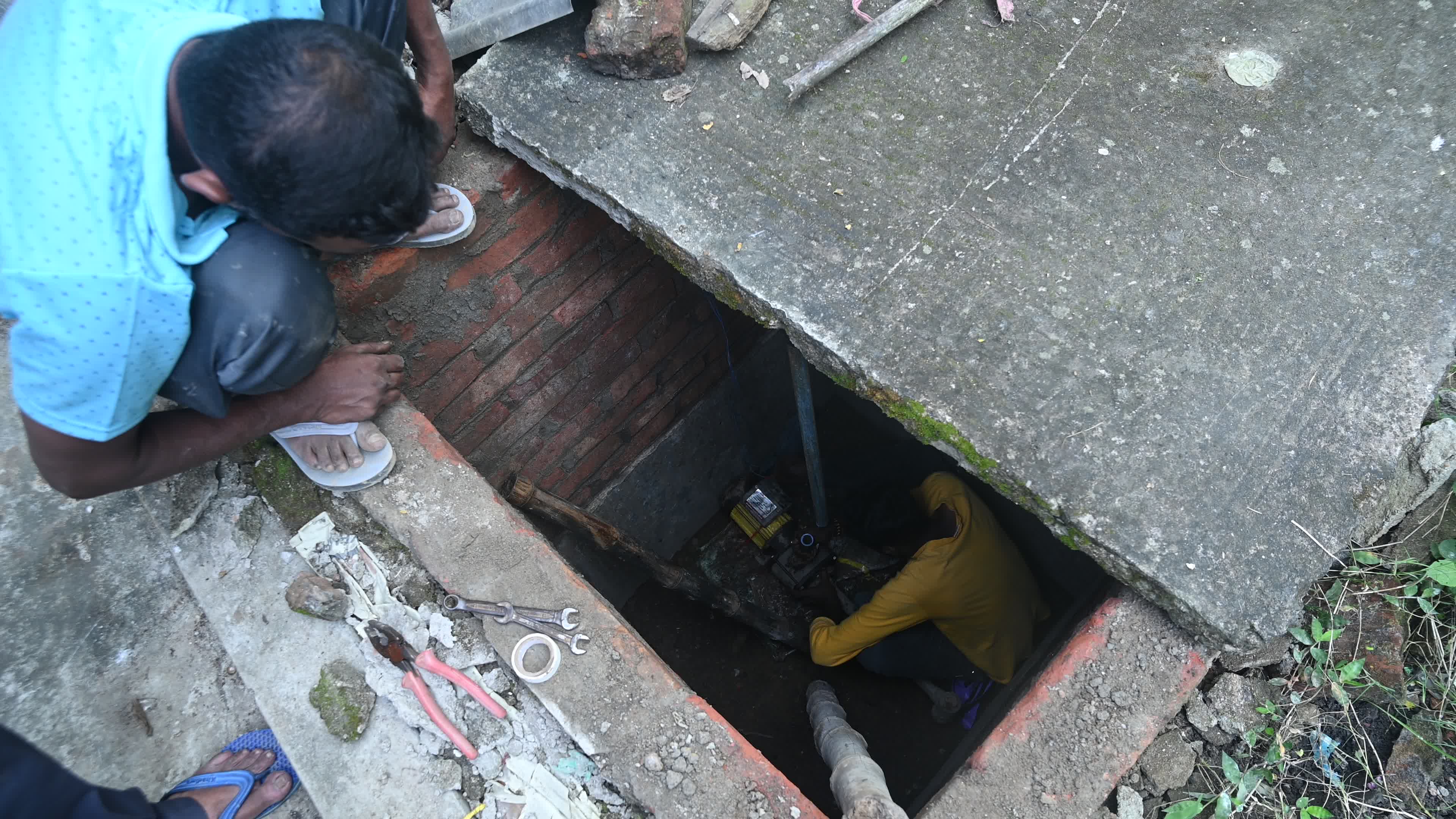 Underground Water Pump is being installed in India
