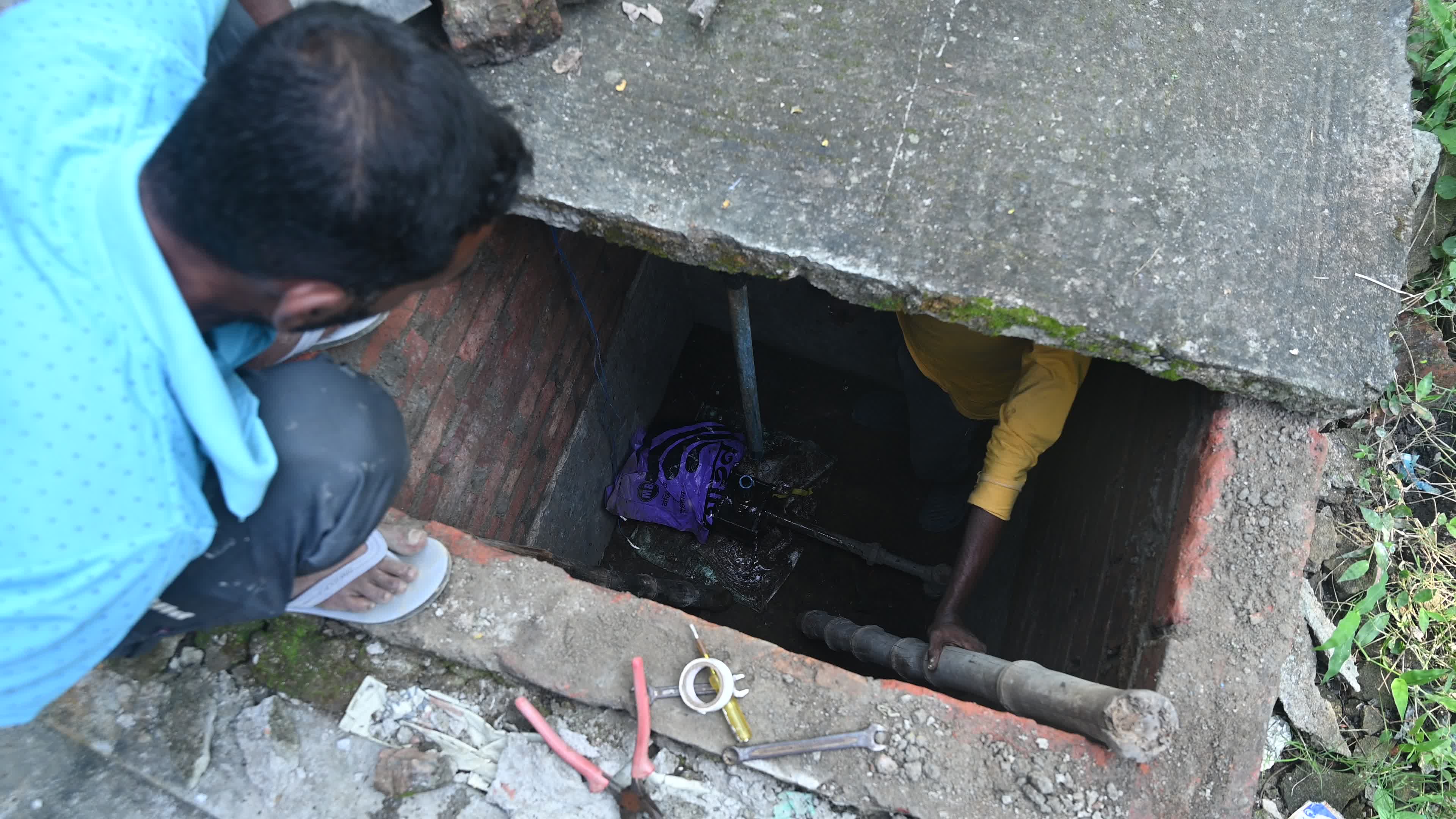 Underground Water Pump is being installed in India

