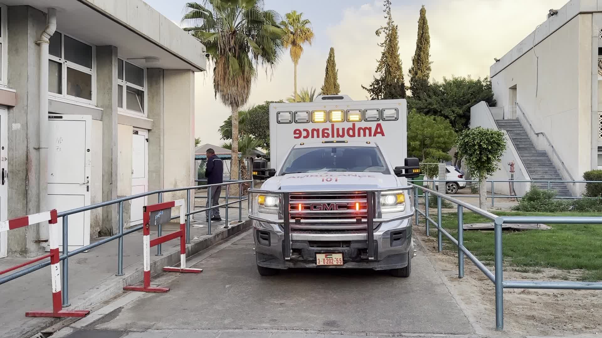 WHO and Red Crescent Convoy Evacuates Patients from Gaza's Khan Yunis Amid Conflict