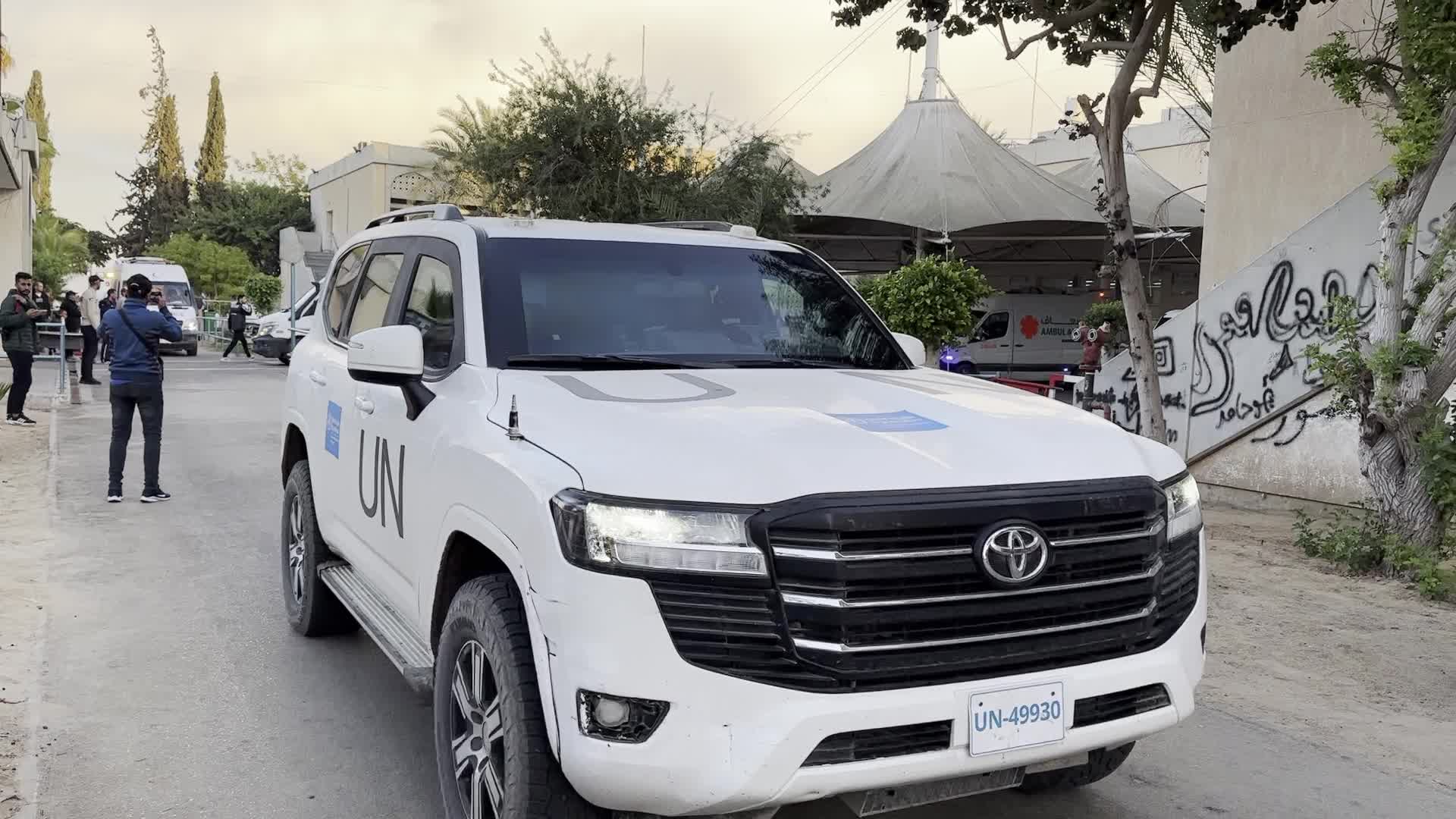 WHO and Red Crescent Convoy Evacuates Patients from Gaza's Khan Yunis Amid Conflict