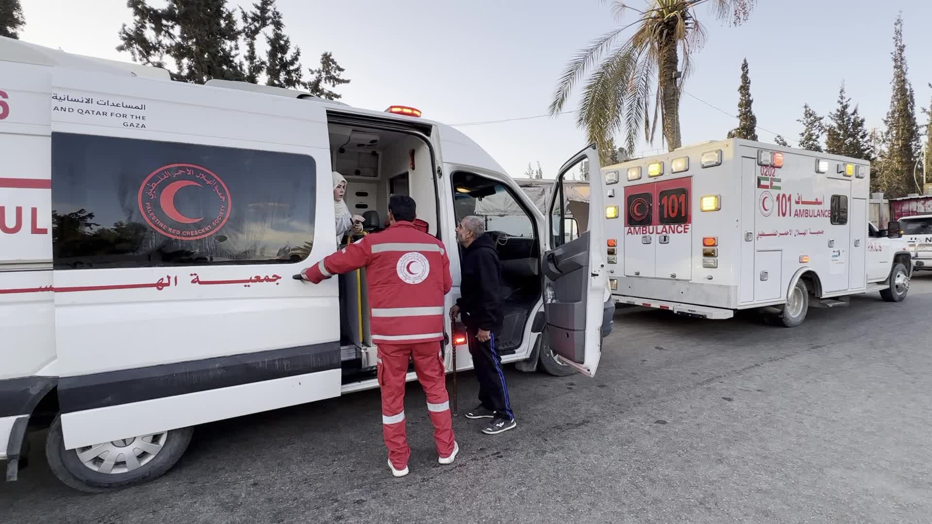WHO and Red Crescent Convoy Evacuates Patients from Gaza's Khan Yunis Amid Conflict