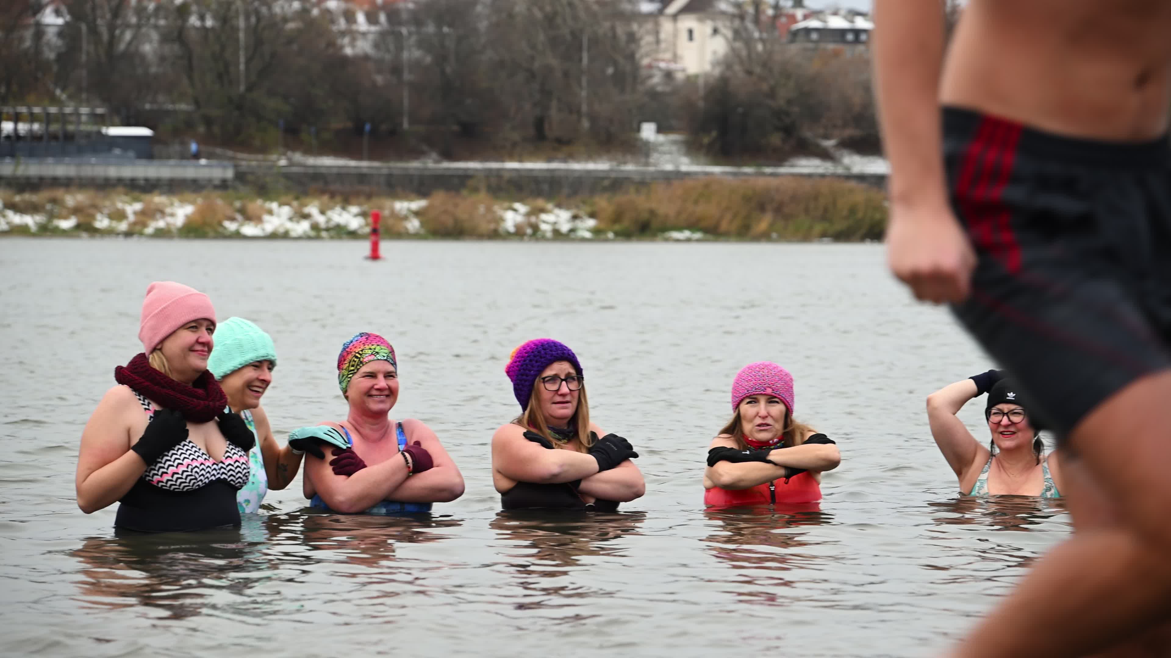 "Walruses" brave cold waters in Warsaw