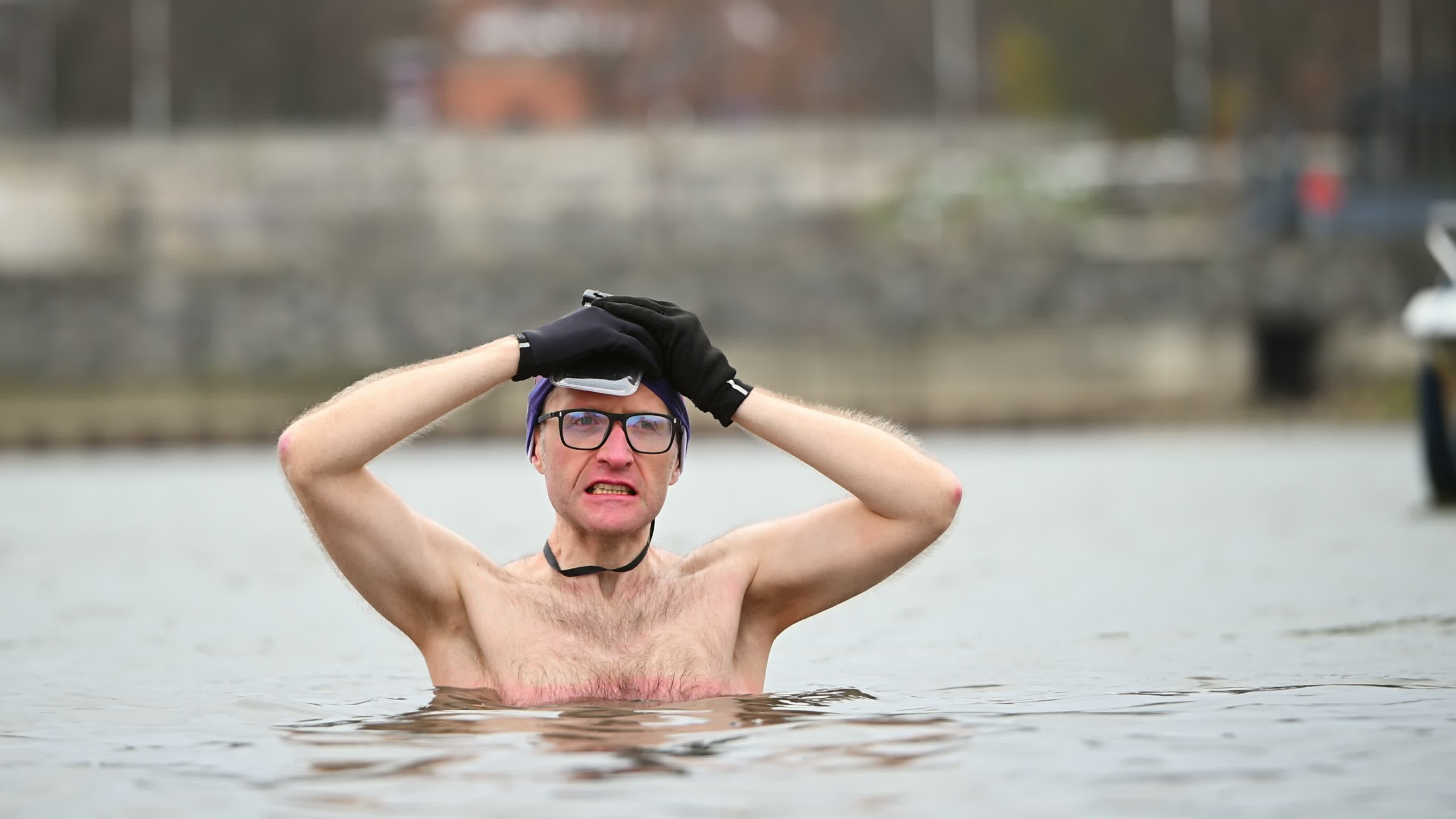 "Walruses" brave cold waters in Warsaw