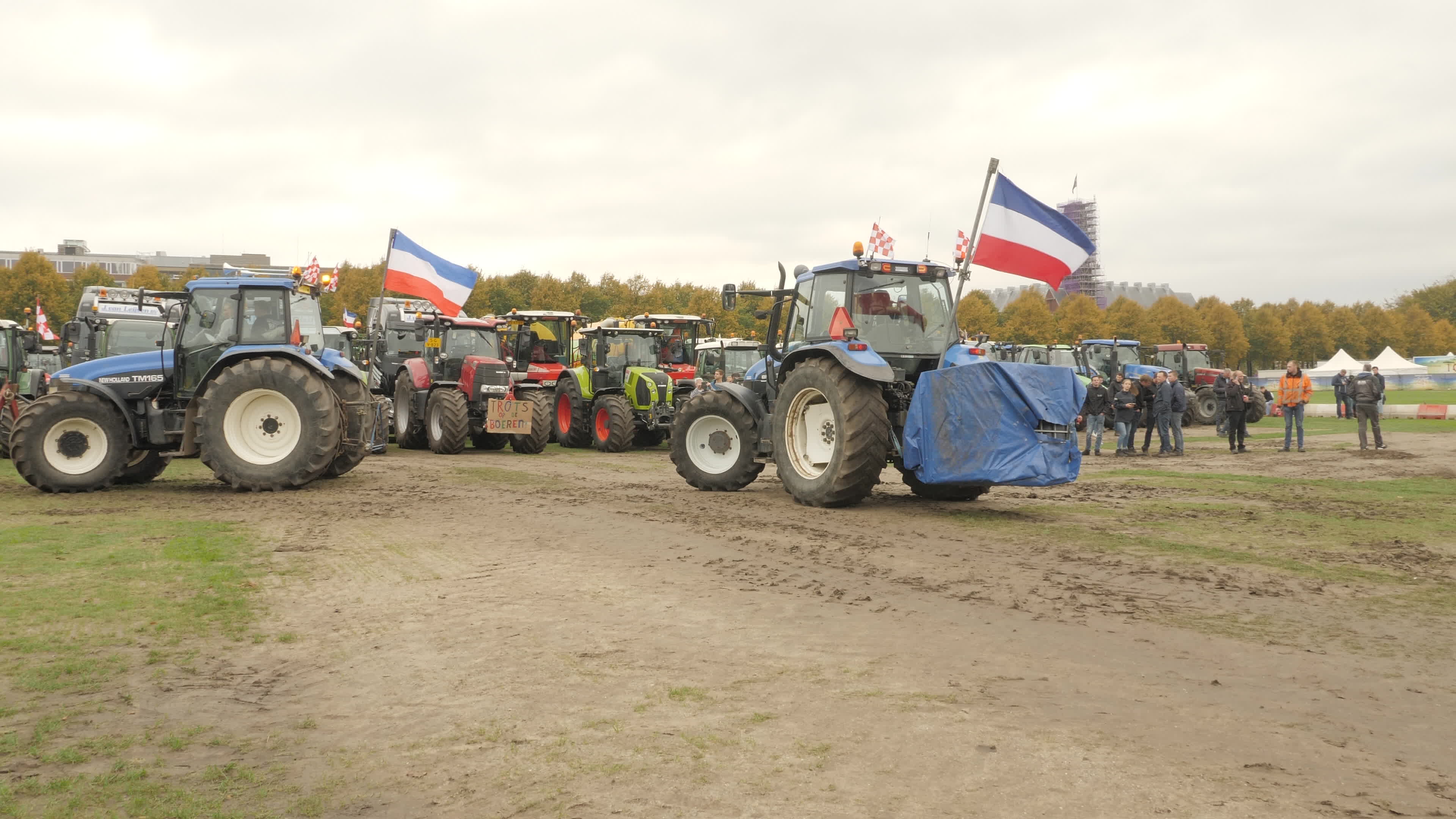Dutch army supporting The Hague during farmer protest