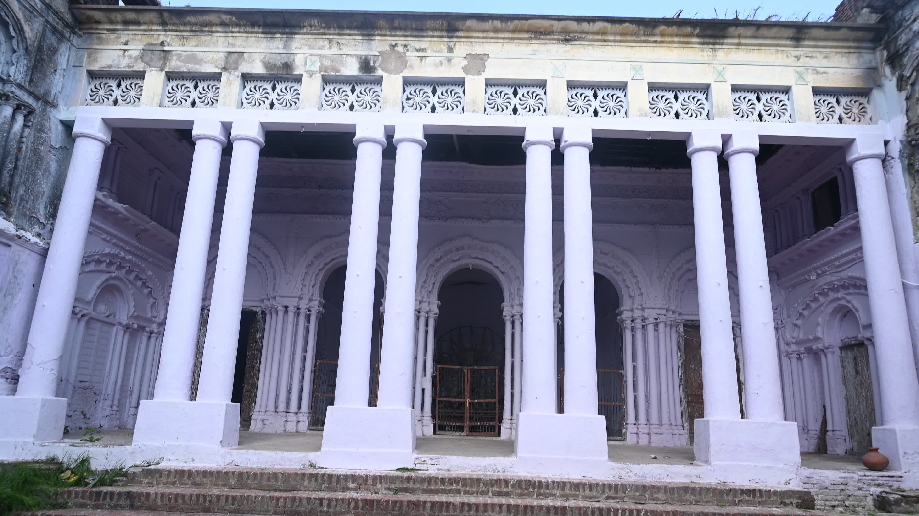 Bagchi Zamindar House - A story of the abolition of Indian Feudalism
