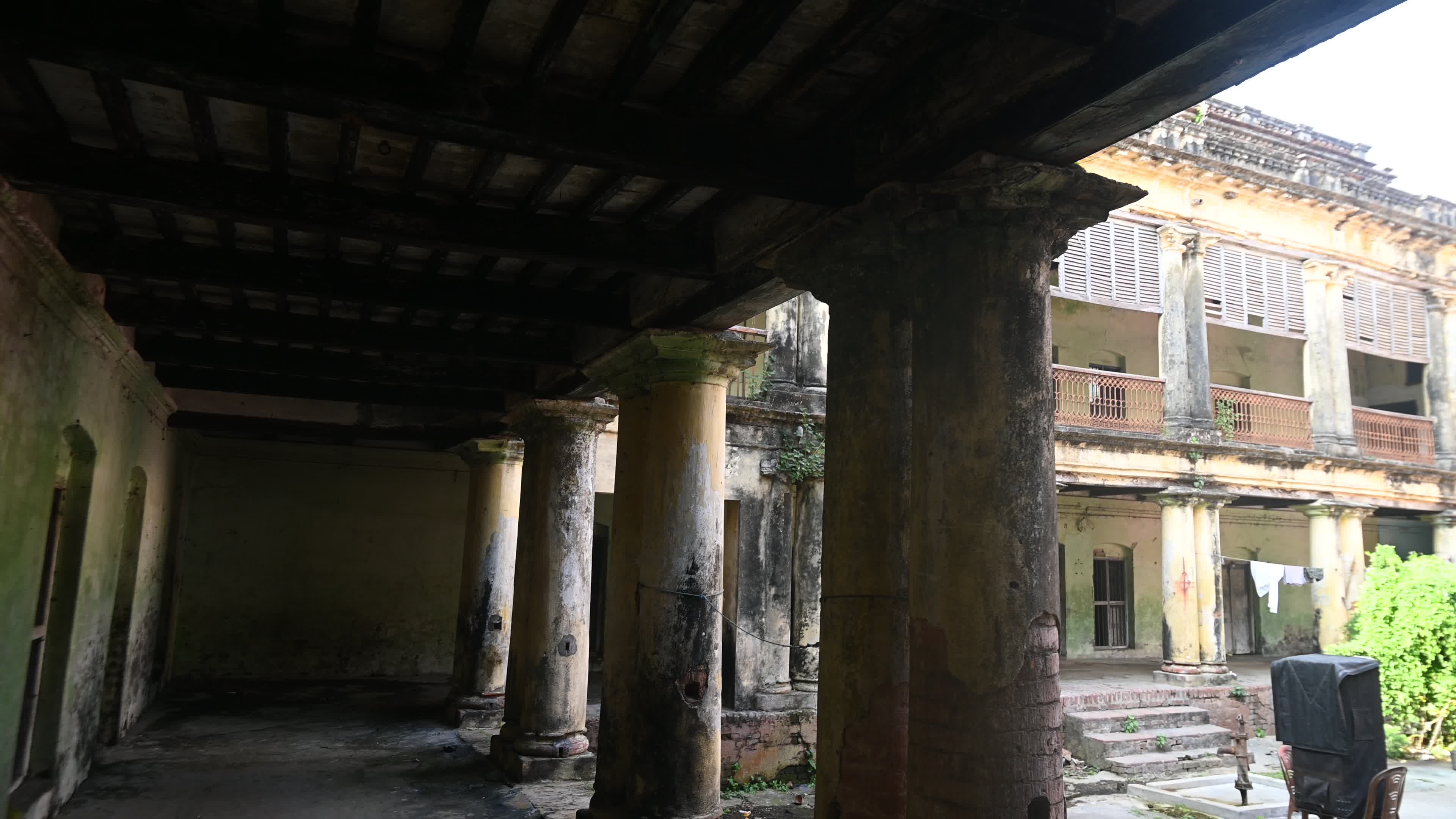 Bagchi Zamindar House - A story of the abolition of Indian Feudalism
