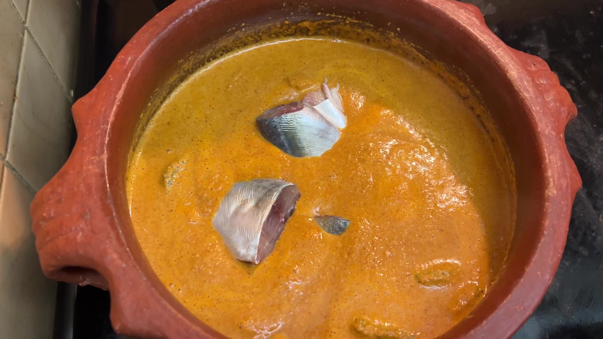Kerala style Mackerel Fish Curry (Ayala Curry)