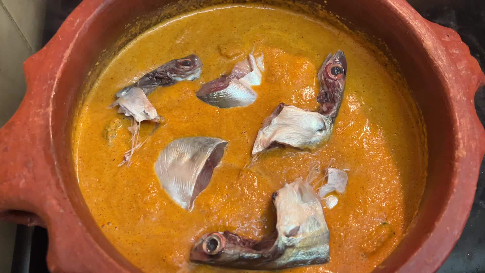 Kerala style Mackerel Fish Curry (Ayala Curry)