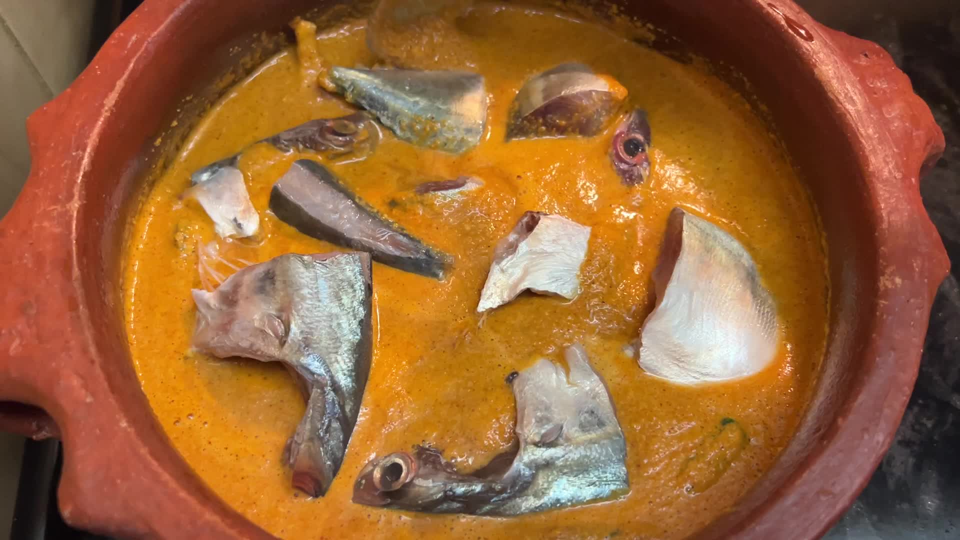 Kerala style Mackerel Fish Curry (Ayala Curry)