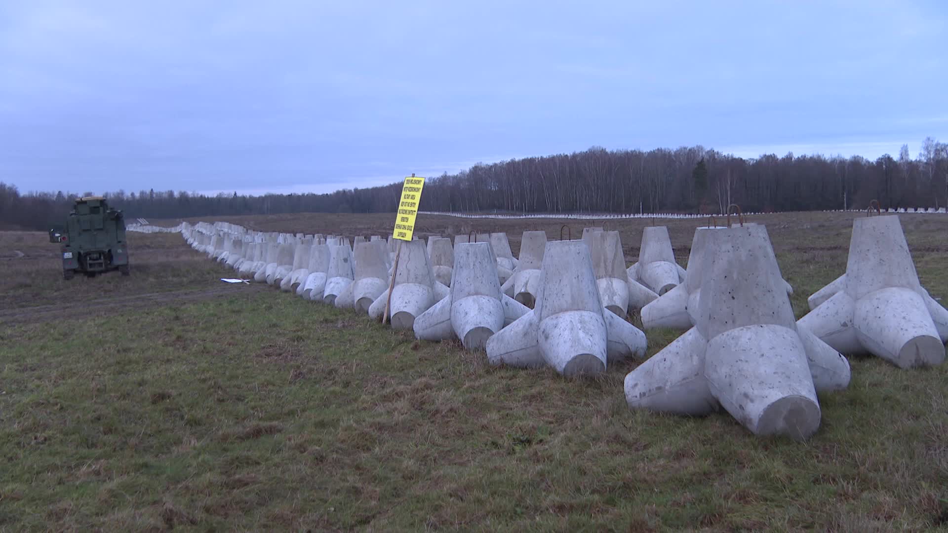 Poland presents first section of military fortifications on border with Russia