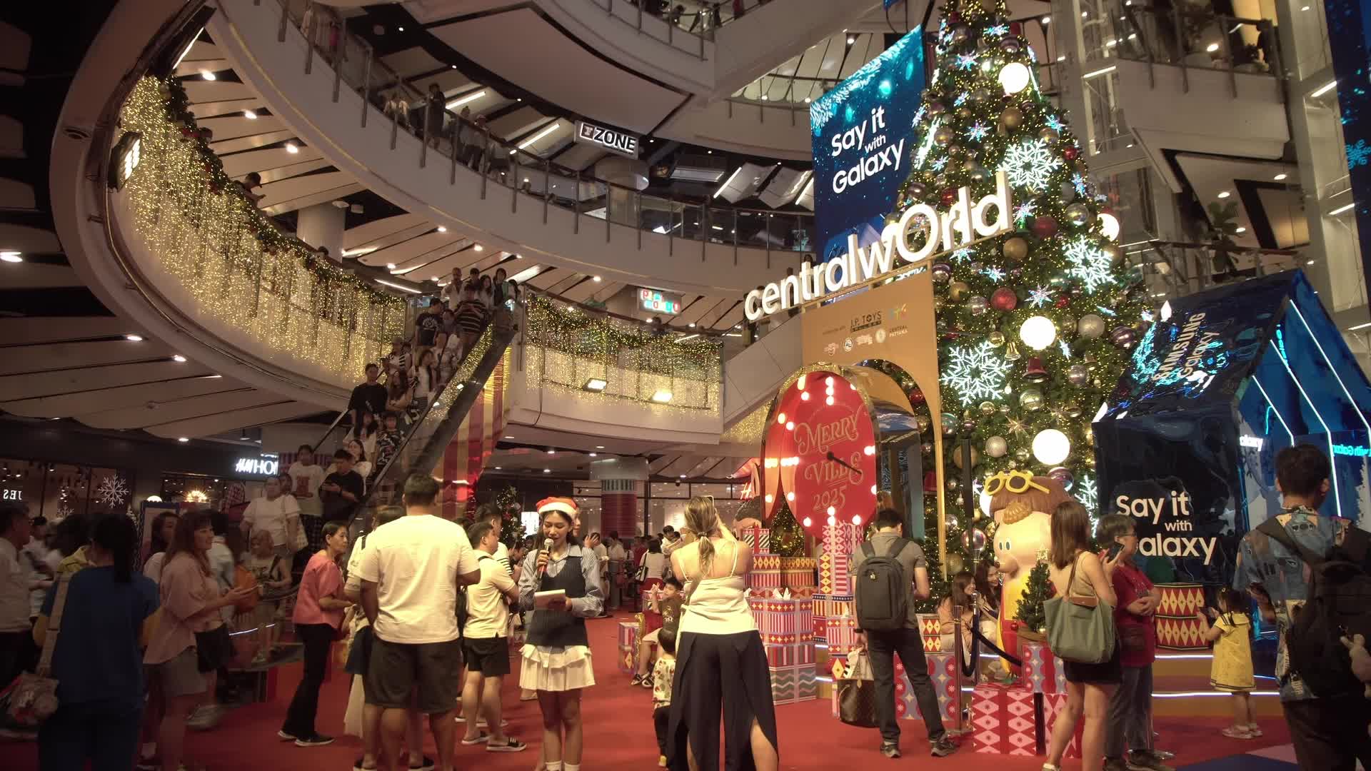 High-season tourism in Bangkok, Thailand.