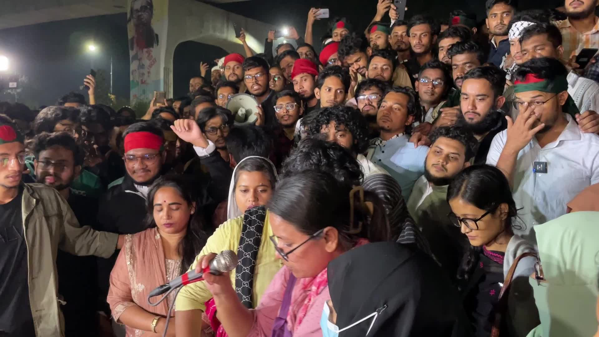 Protest in DU due to attack on Bangladesh High Commission in India 