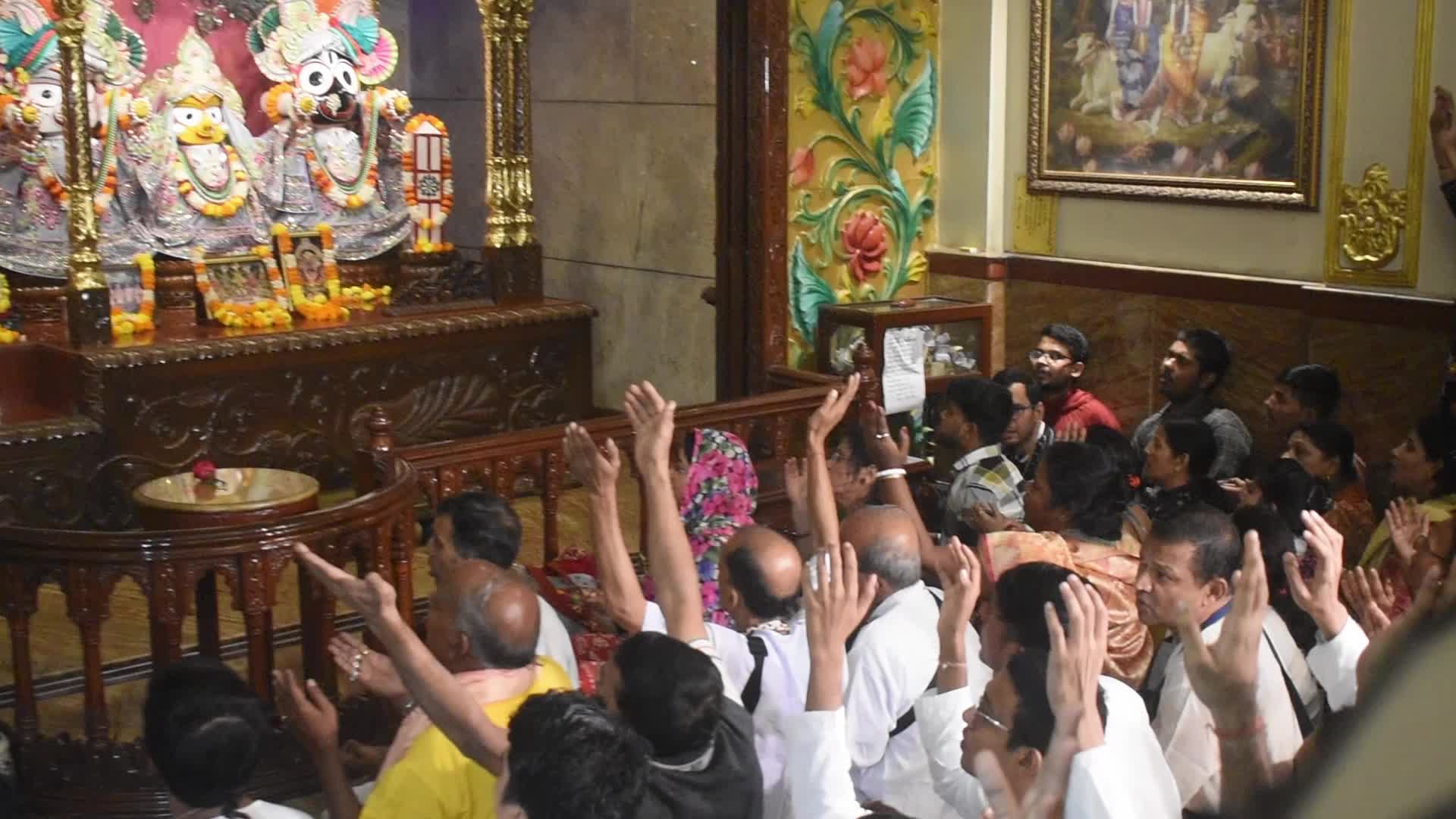 ISKCON Holds Mass Prayers Across World In Protest Against Atrocity On Hindus In Bangladesh, Kolkata, India