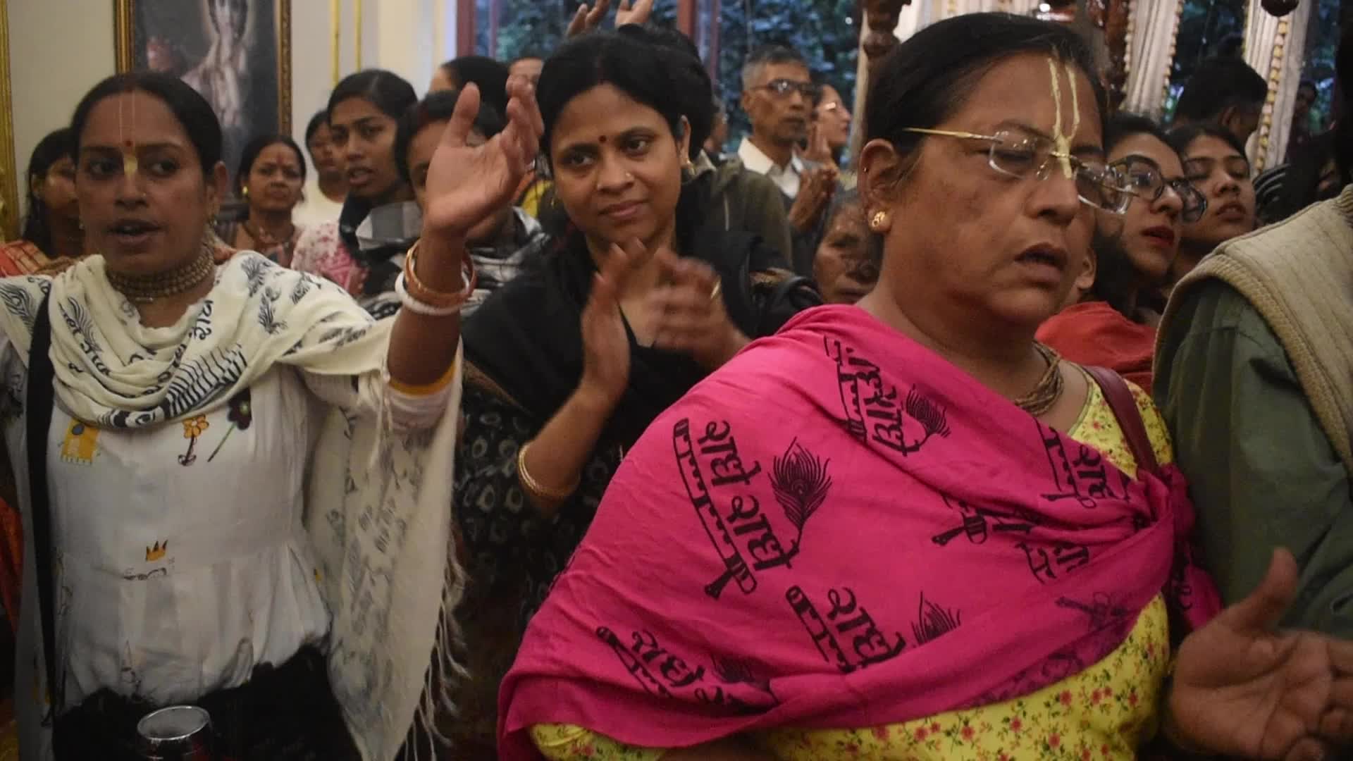 ISKCON Holds Mass Prayers Across World In Protest Against Atrocity On Hindus In Bangladesh, Kolkata, India