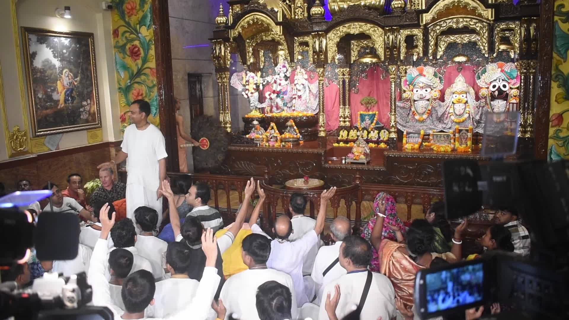 ISKCON Holds Mass Prayers Across World In Protest Against Atrocity On Hindus In Bangladesh, Kolkata, India