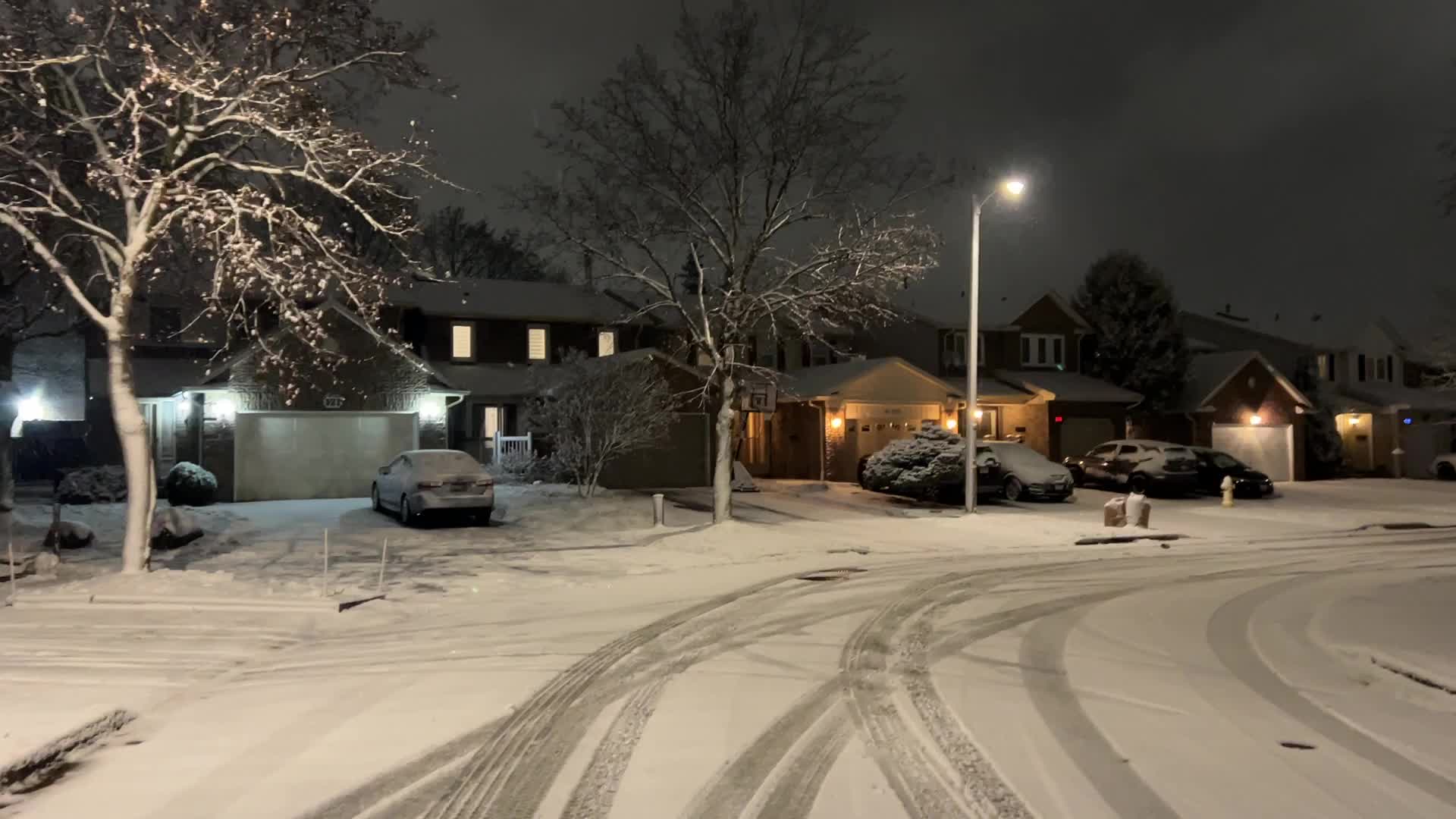 First snowfall of the season in Toronto, Canada