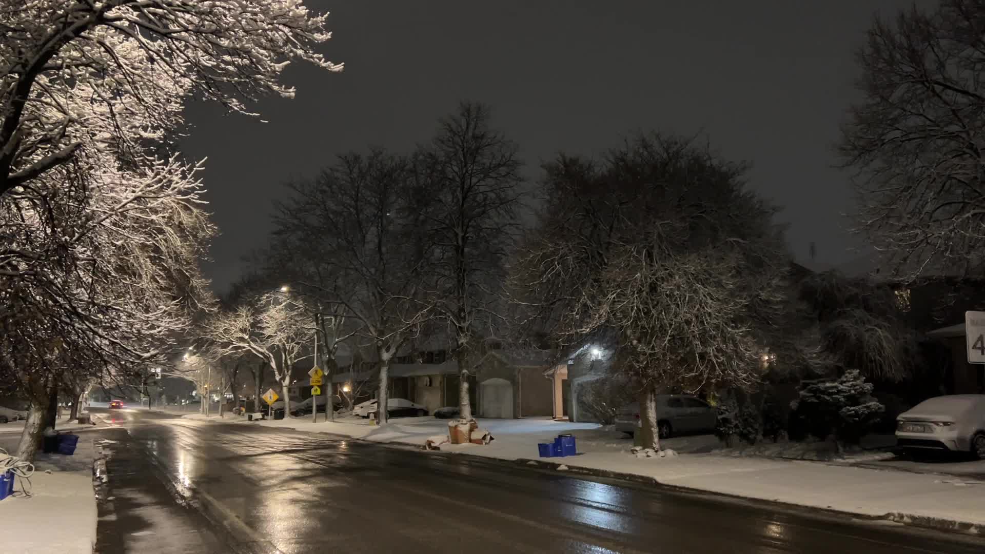 First snowfall of the season in Toronto, Canada