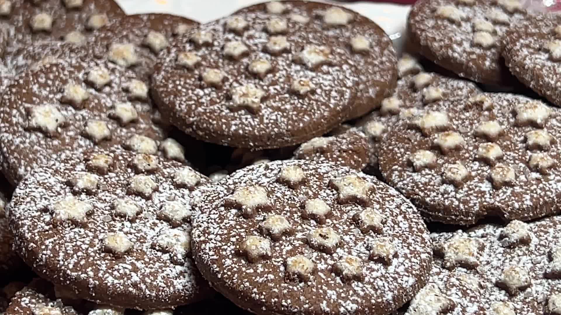 Hazelnut cocoa shortcake Christmas cookies