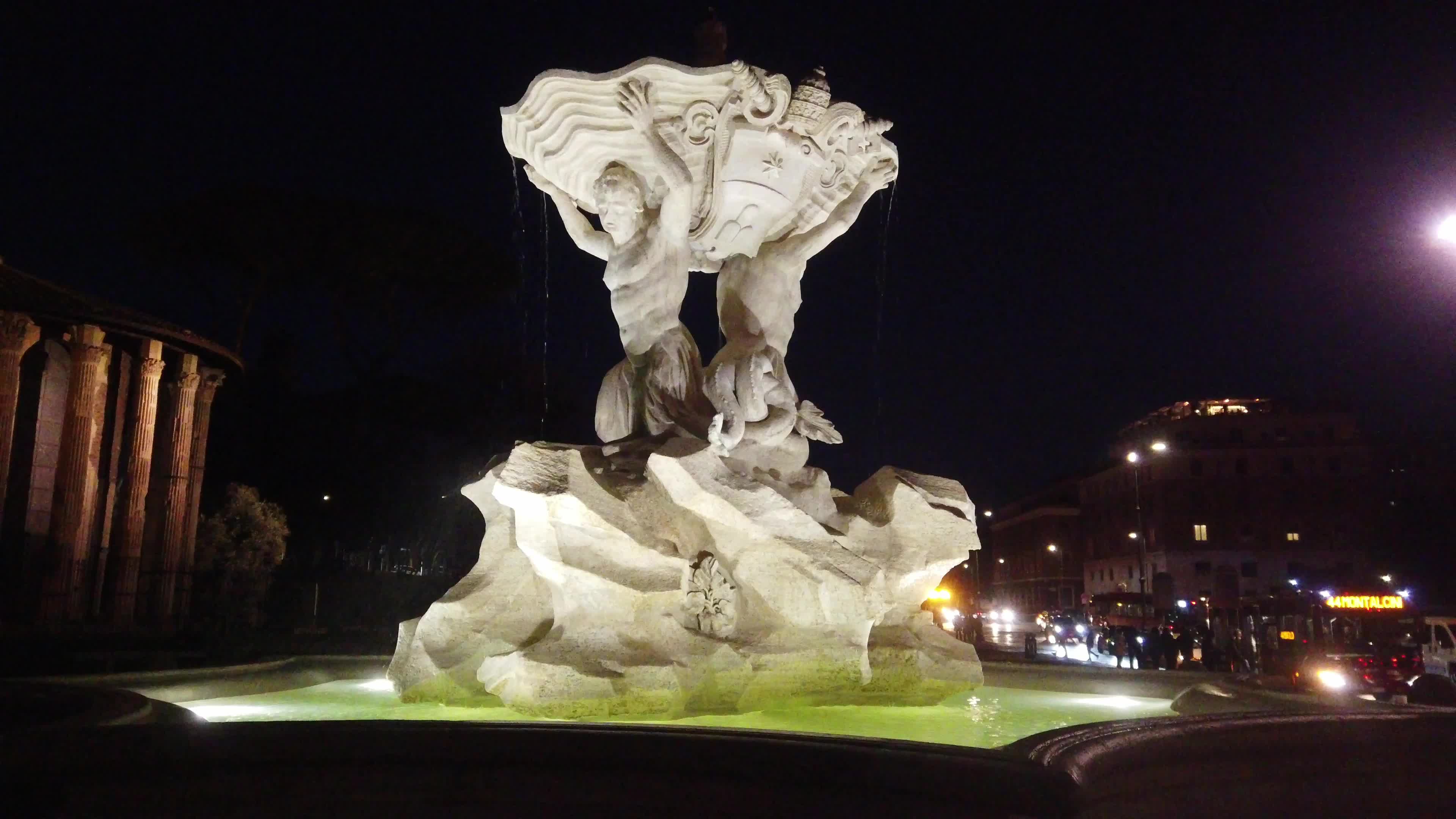  The restoration of the Fontana dei Tritoni