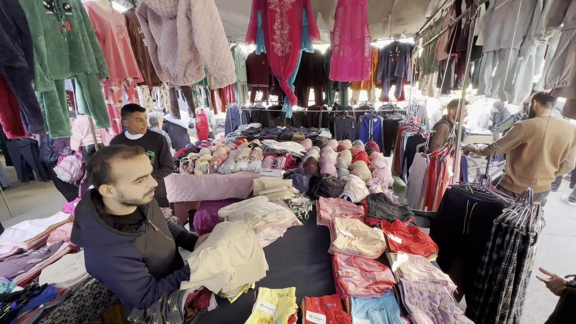 Residents Shop for Vegetables in Deir al-Balah Amid Ongoing Gaza Conflict