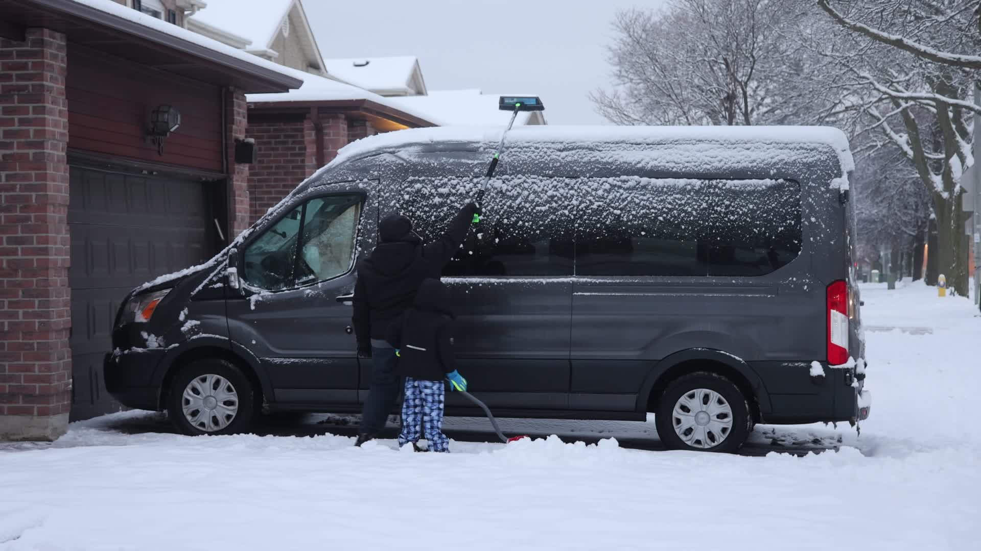 Toronto gets hit by winter snowstorm