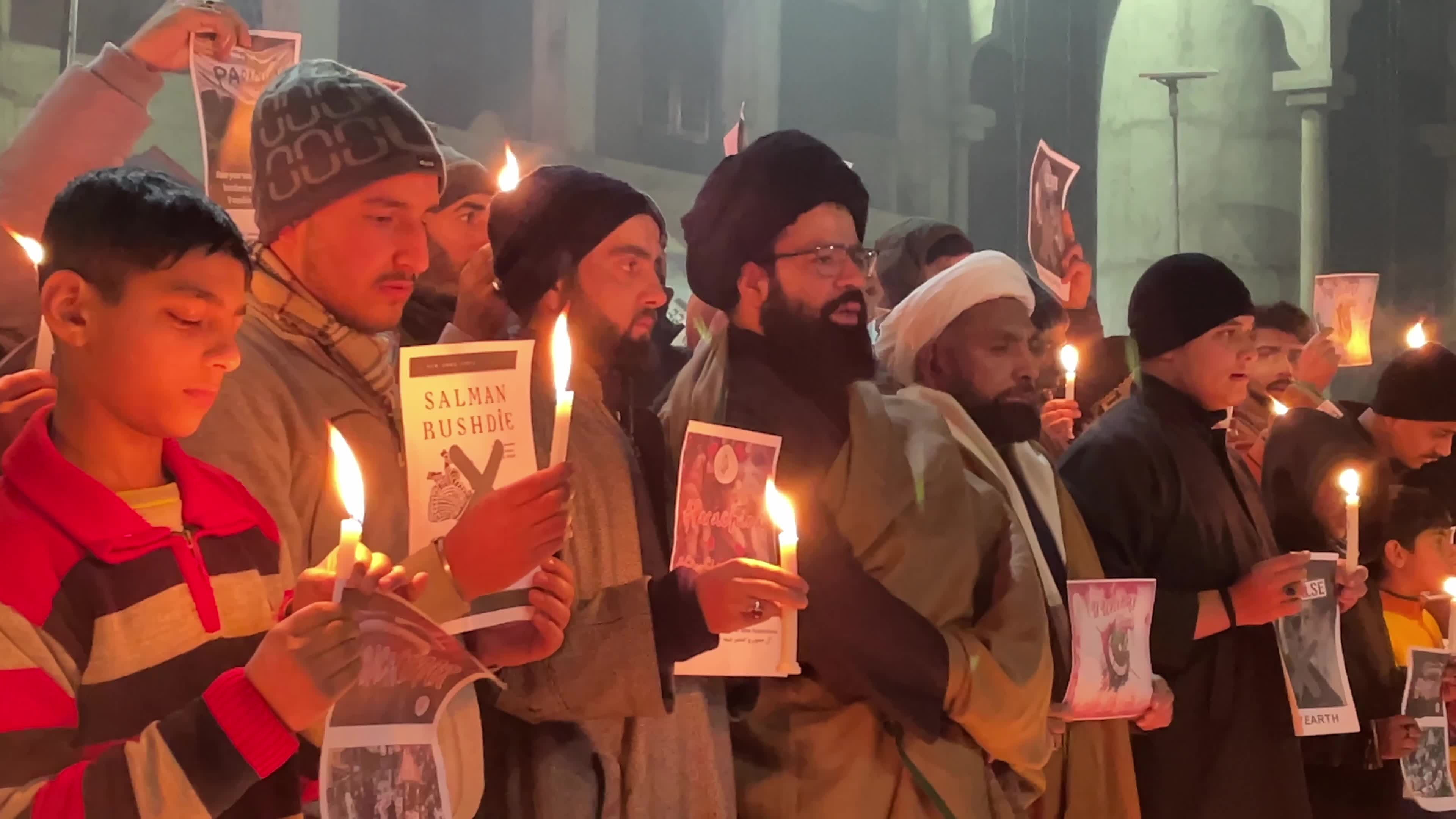 Kashmiri Shias Protest Brutal Killing of Parachinar Youths
