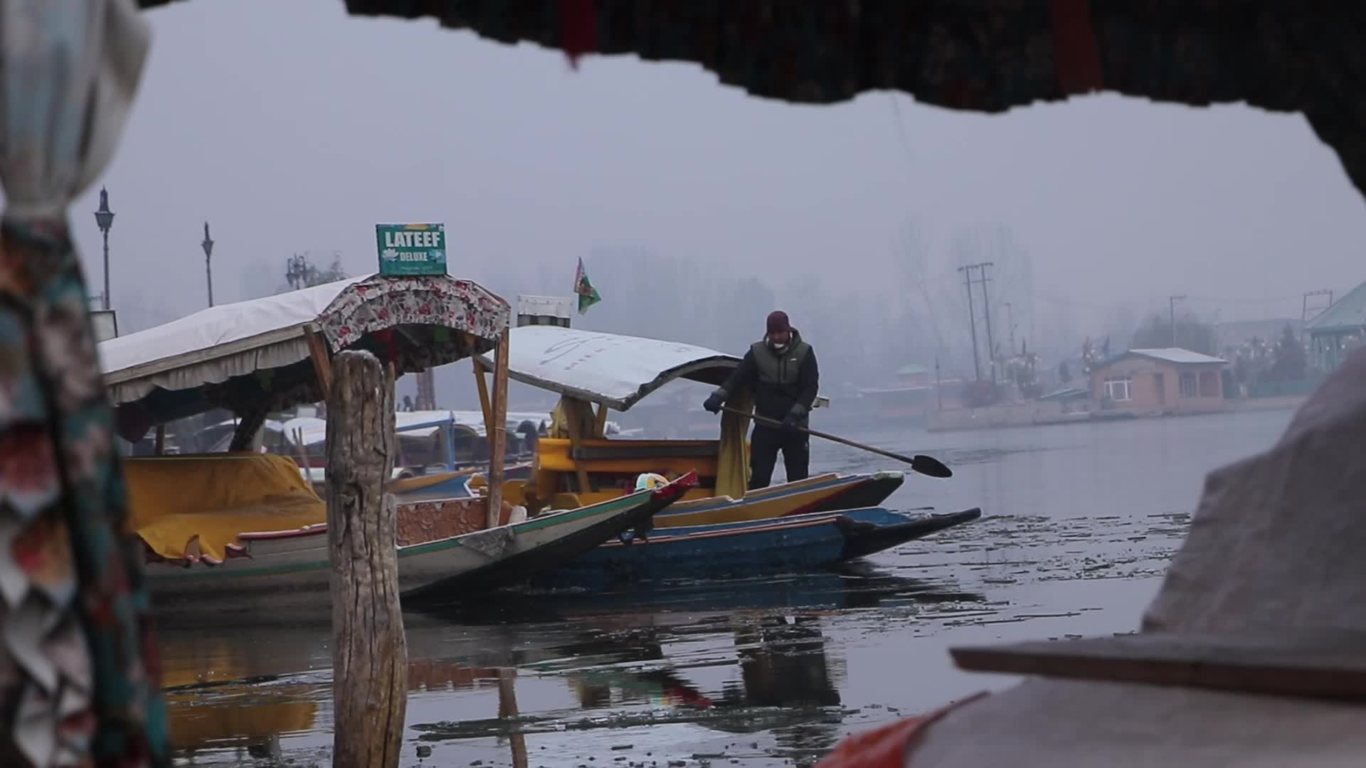 Kashmir Shivers Amid Severe Cold Wave