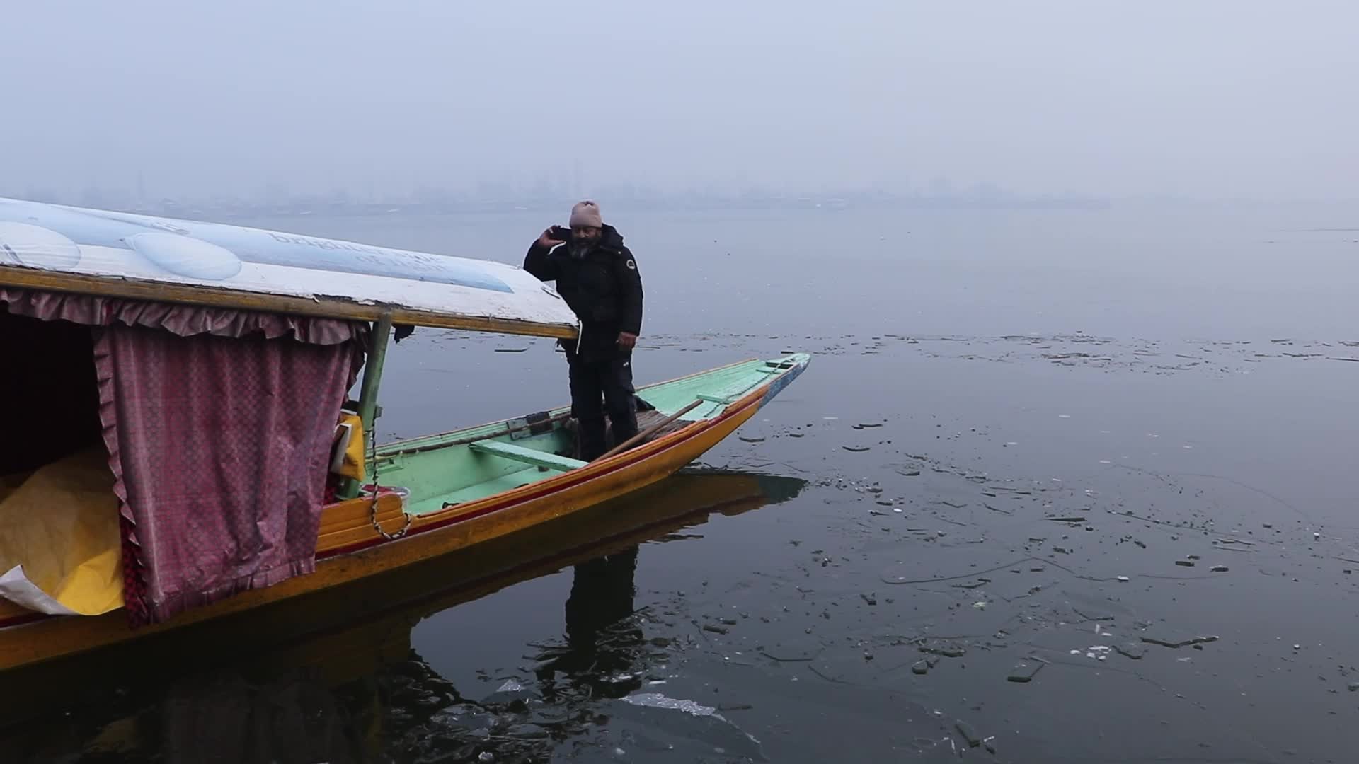 Kashmir Shivers Amid Severe Cold Wave
