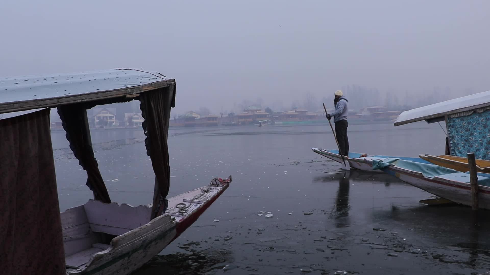 Kashmir Shivers Amid Severe Cold Wave