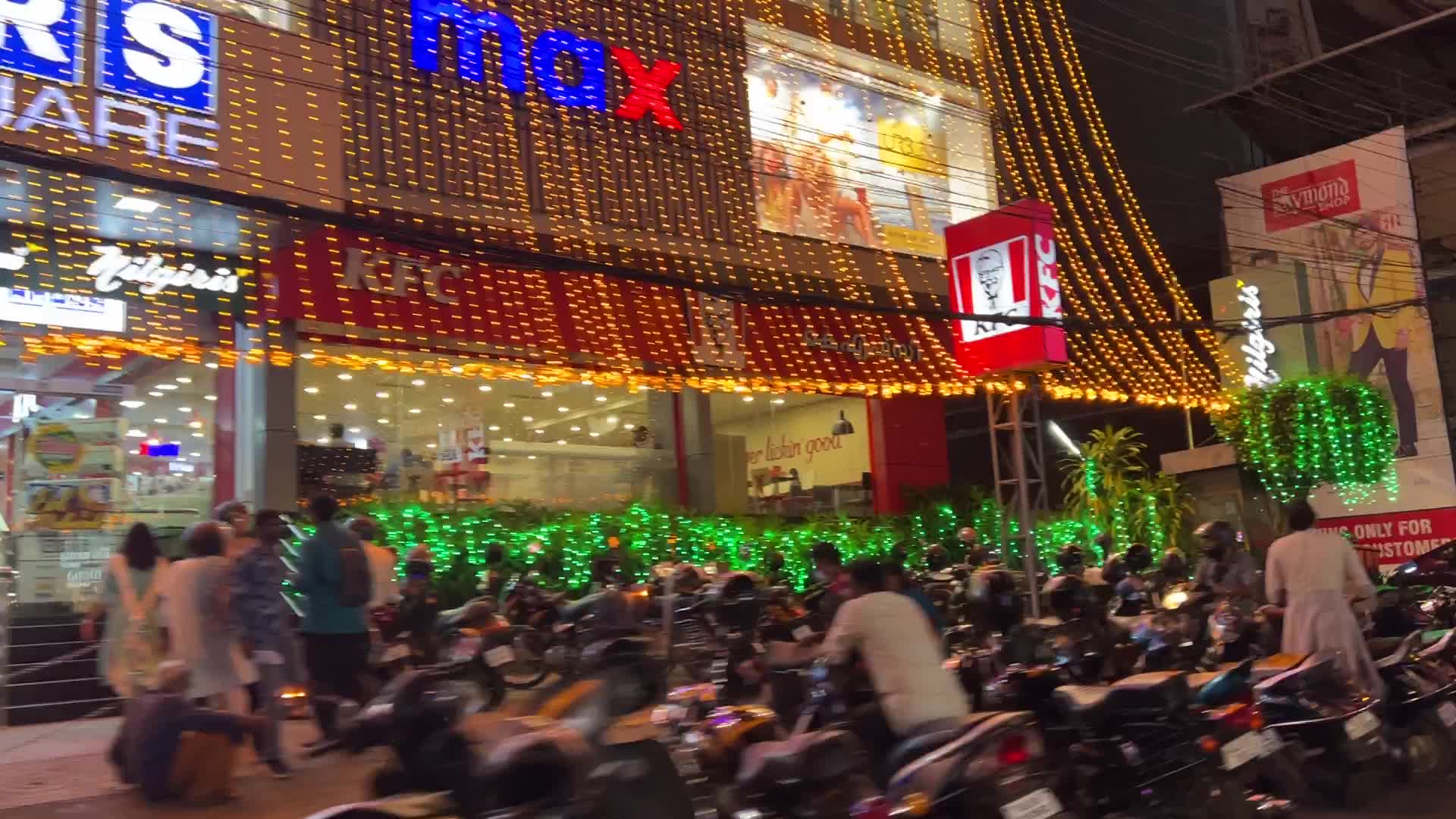 Daily life in Thiruvananthapuram, Kerala, India