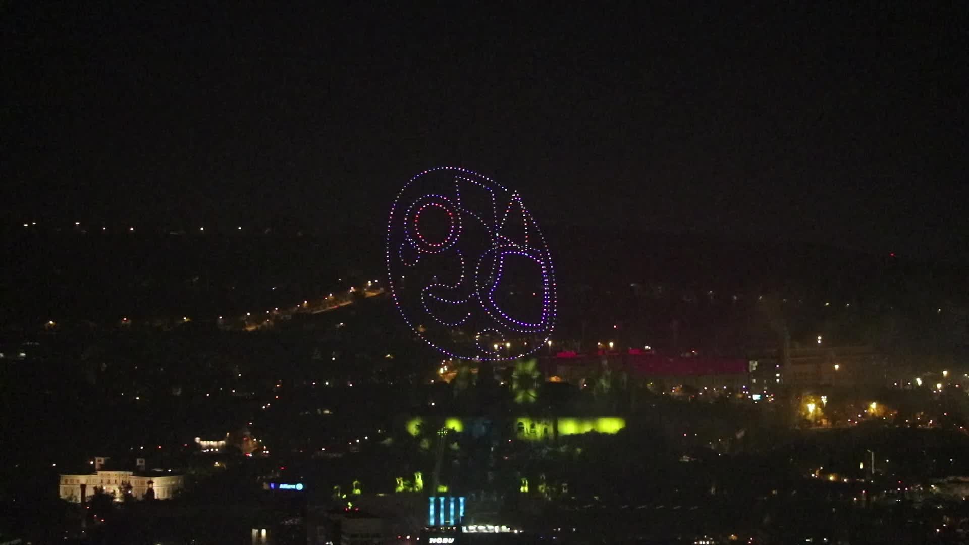 Barcelona welcomes 2025 with a drone and fireworks show
