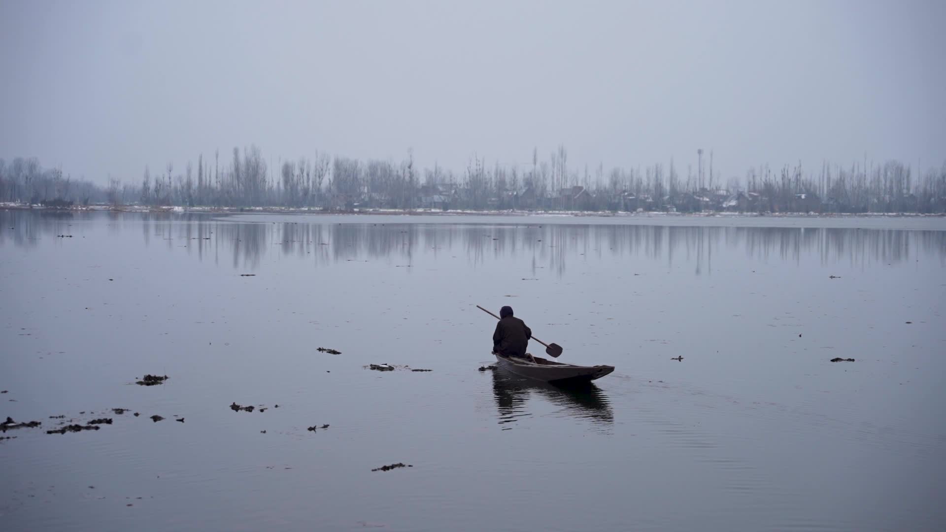 Severe cold wave in Srinagar, India - 01 Jan 2025