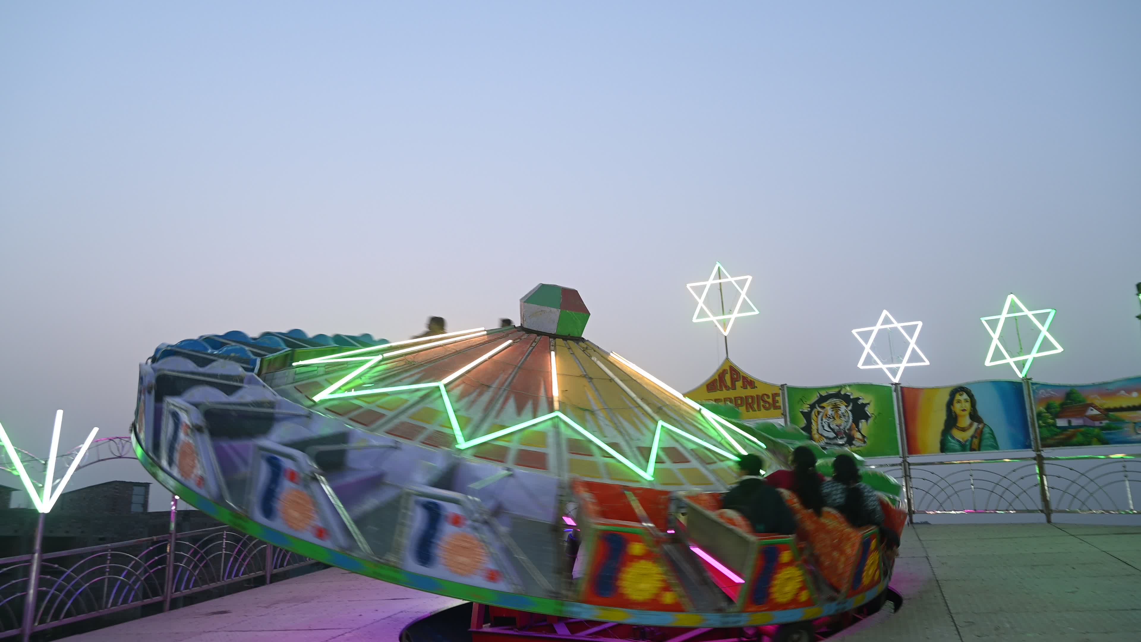 Tora Tora ride - Amusement park - Village fair 