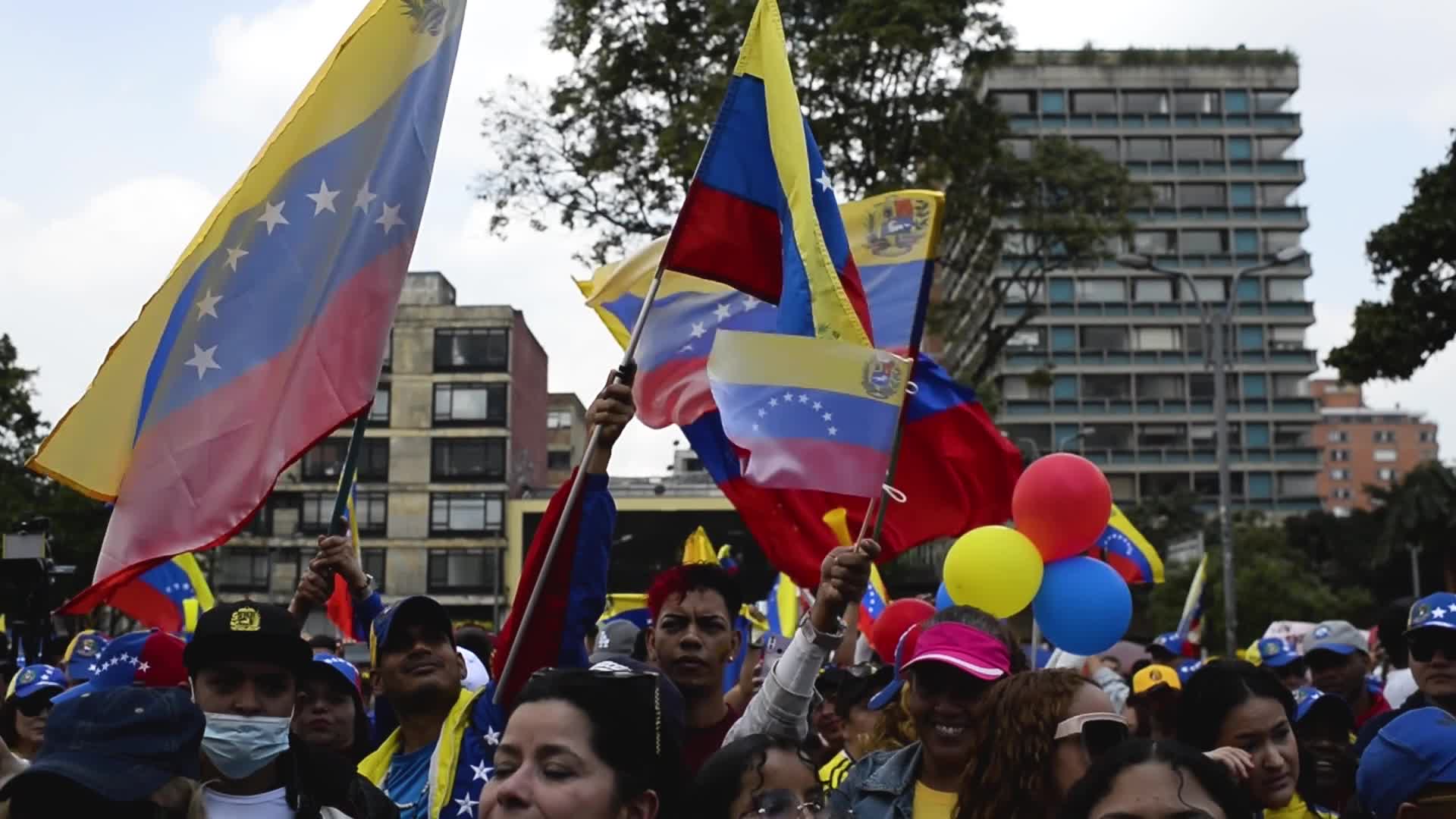 Venezuelans in Colombia Demonstrate Against Presidential Inauguration
