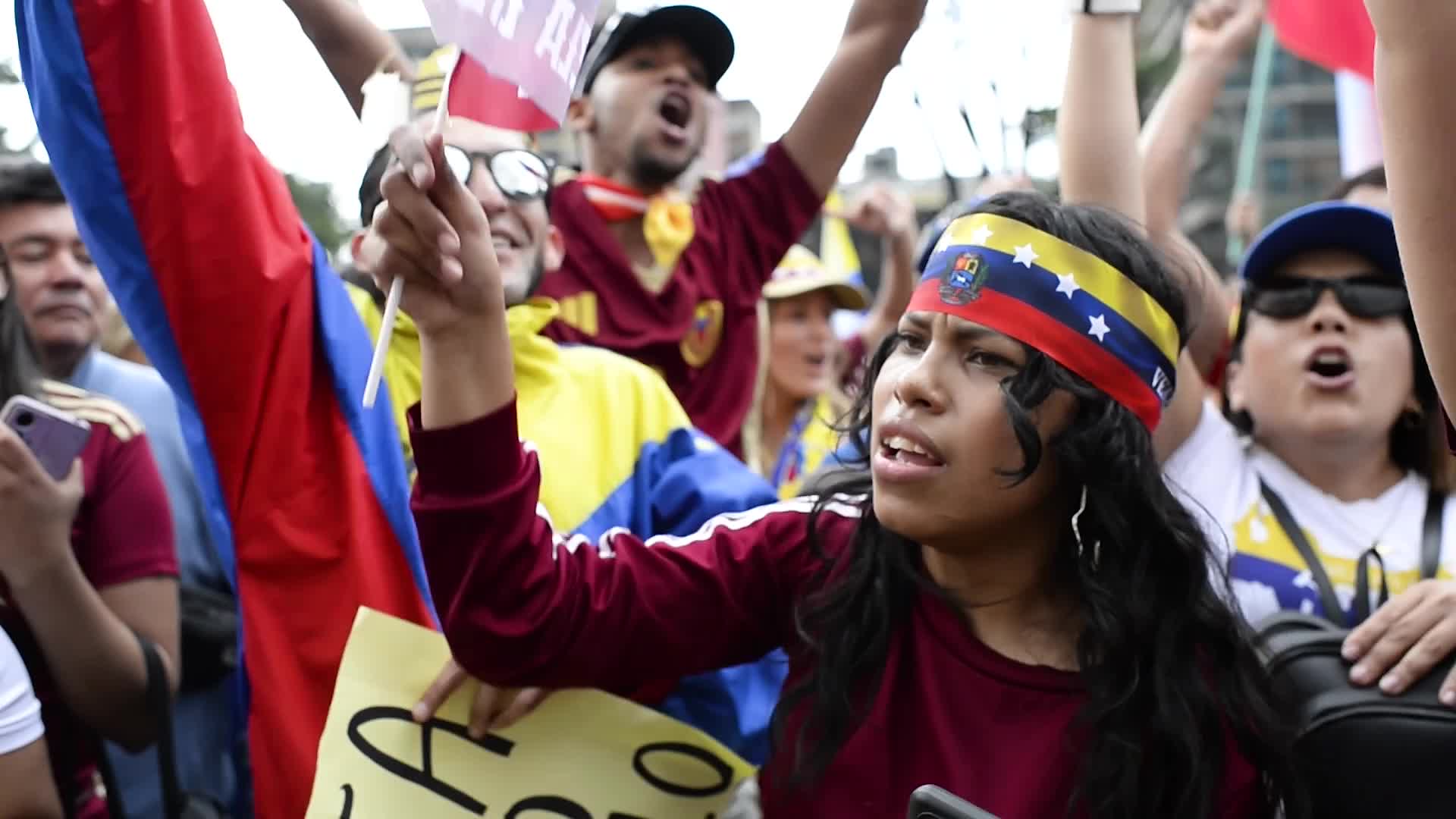 Venezuelans in Colombia Demonstrate Against Presidential Inauguration