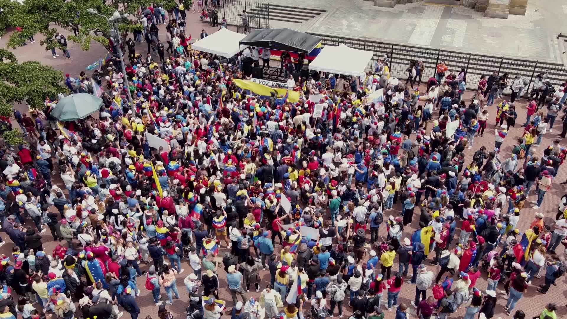 Venezuelans in Colombia Demonstrate Against Presidential Inauguration
