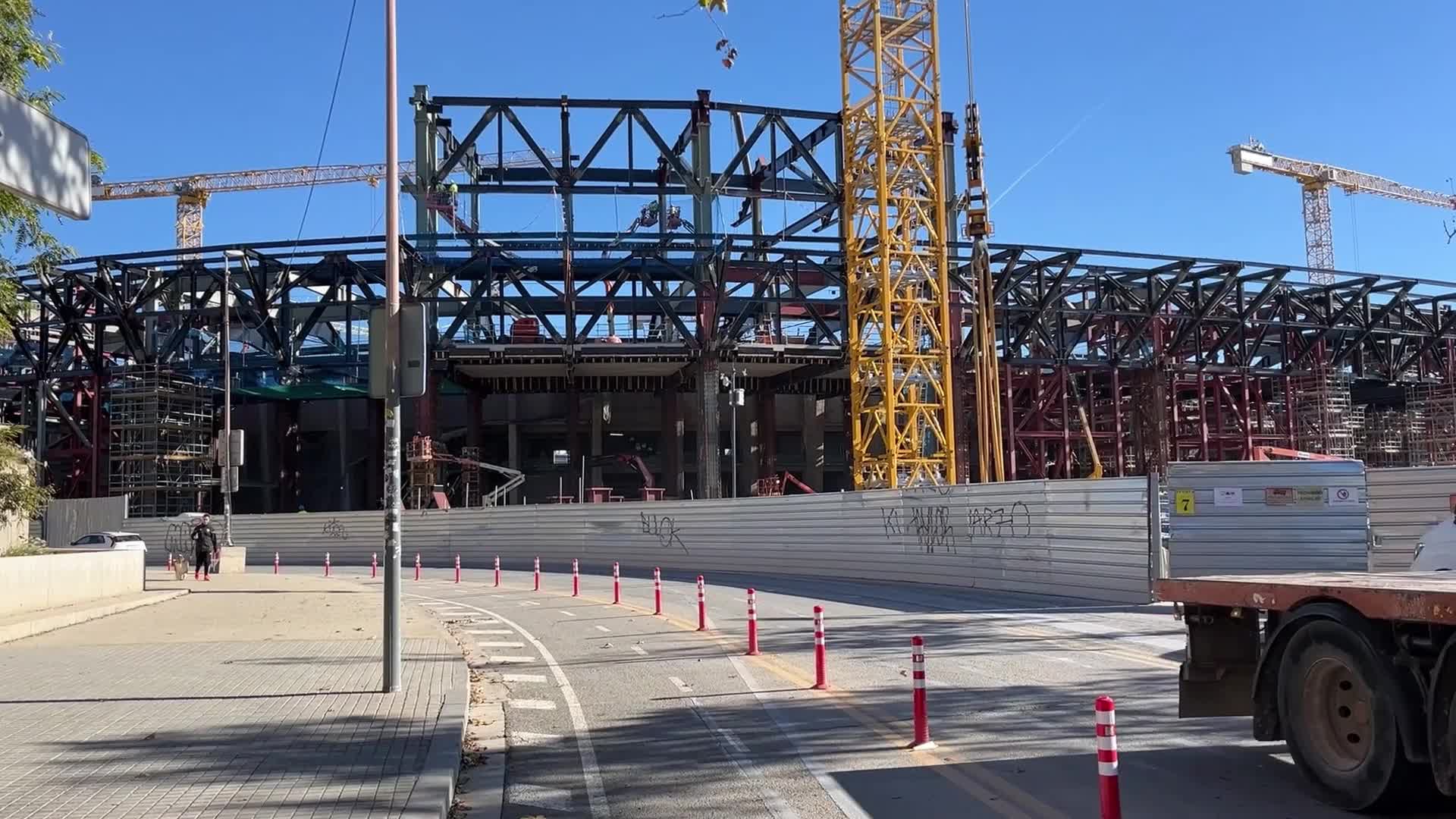 Construction of the third tier of the Spotify Camp Nou
