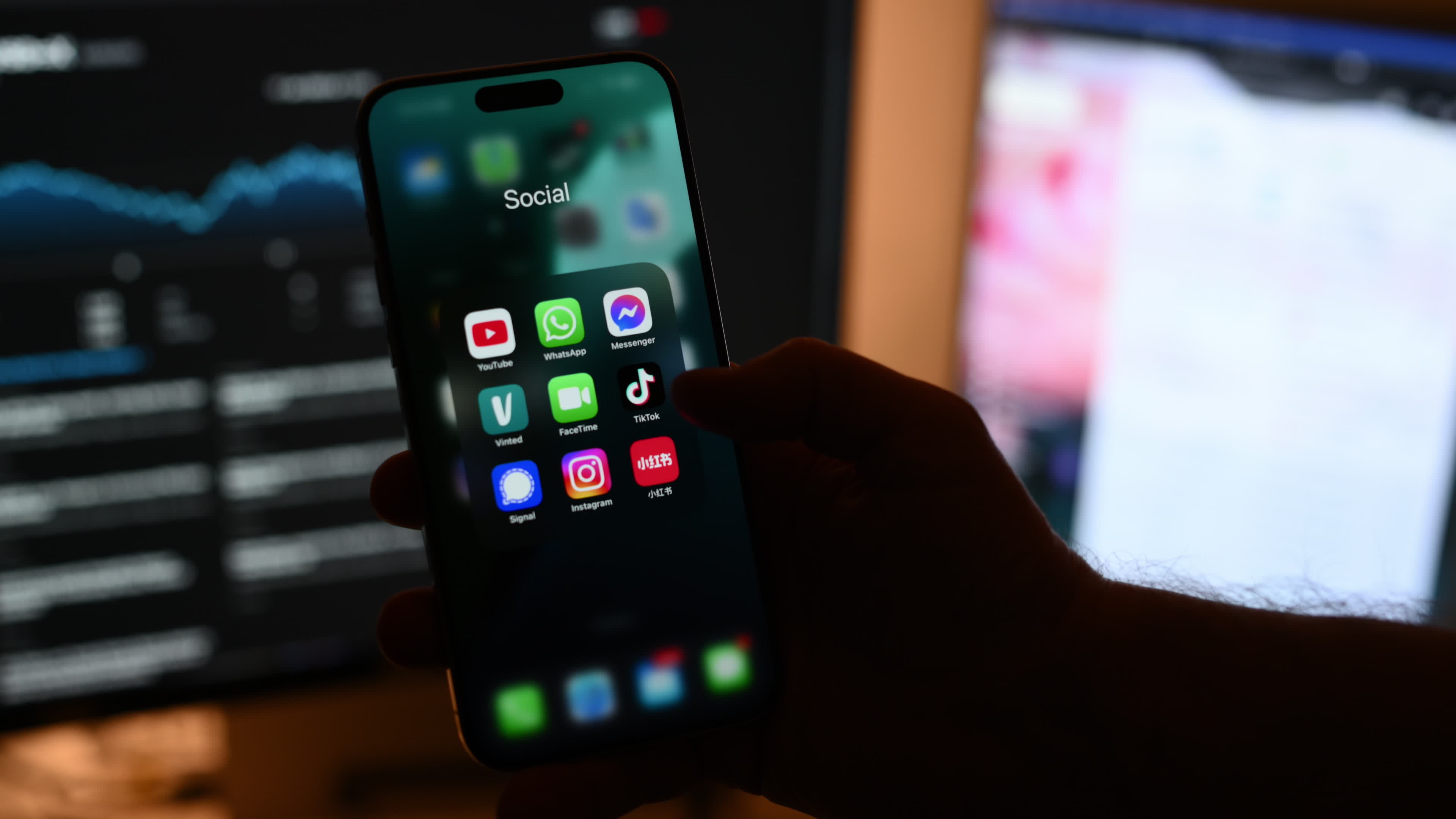 TikTok begins restoring service after Trump vows Day 1 executive order